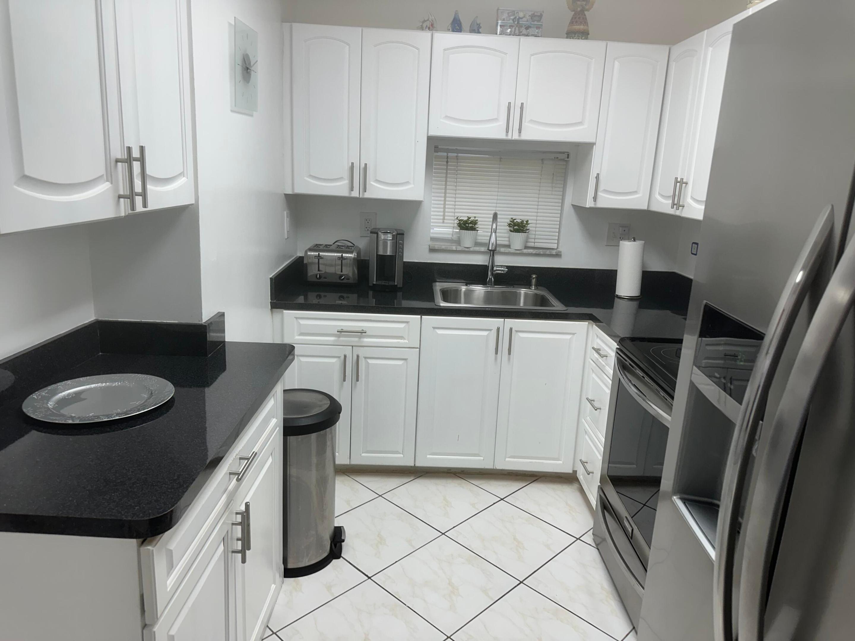 8960 S Hollybrook #301, Pembroke Pines FL 33025