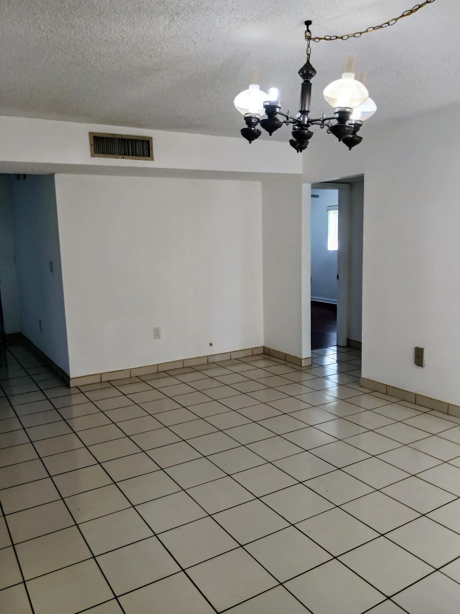 8015 SW 107th #218, Miami FL 33173