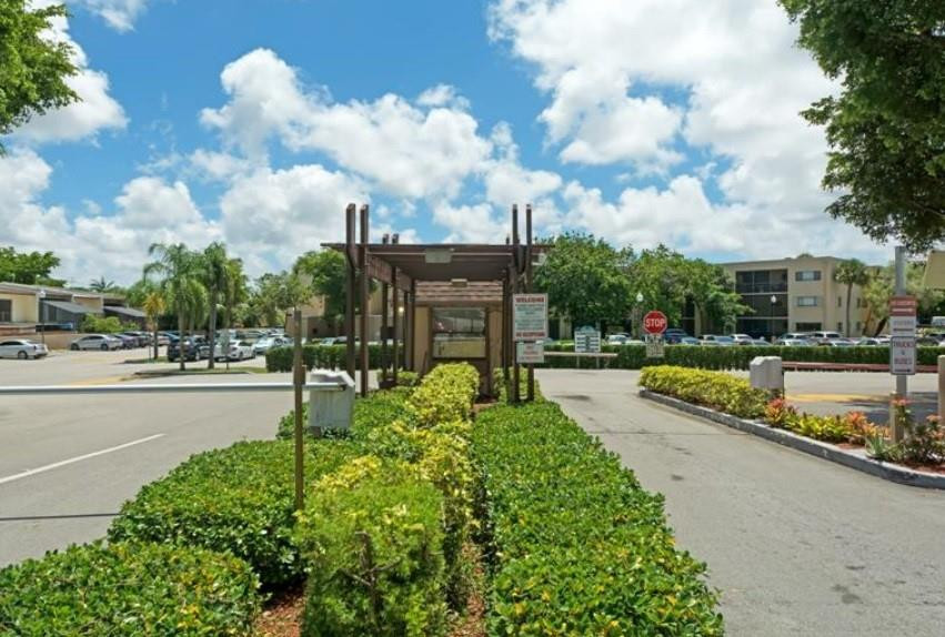 8015 SW 107th #218, Miami FL 33173