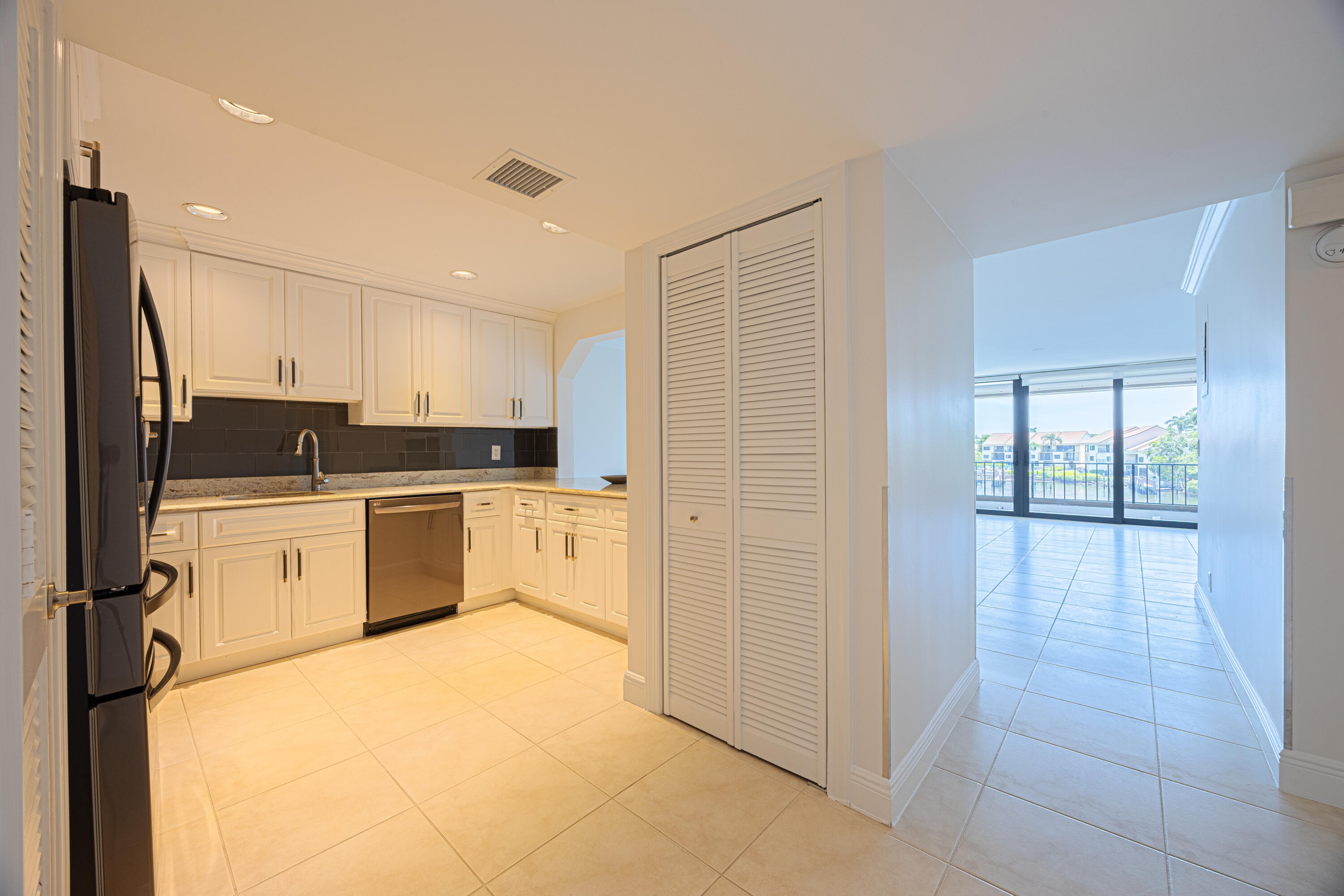 801 Palm Trail #9, Delray Beach FL 33483