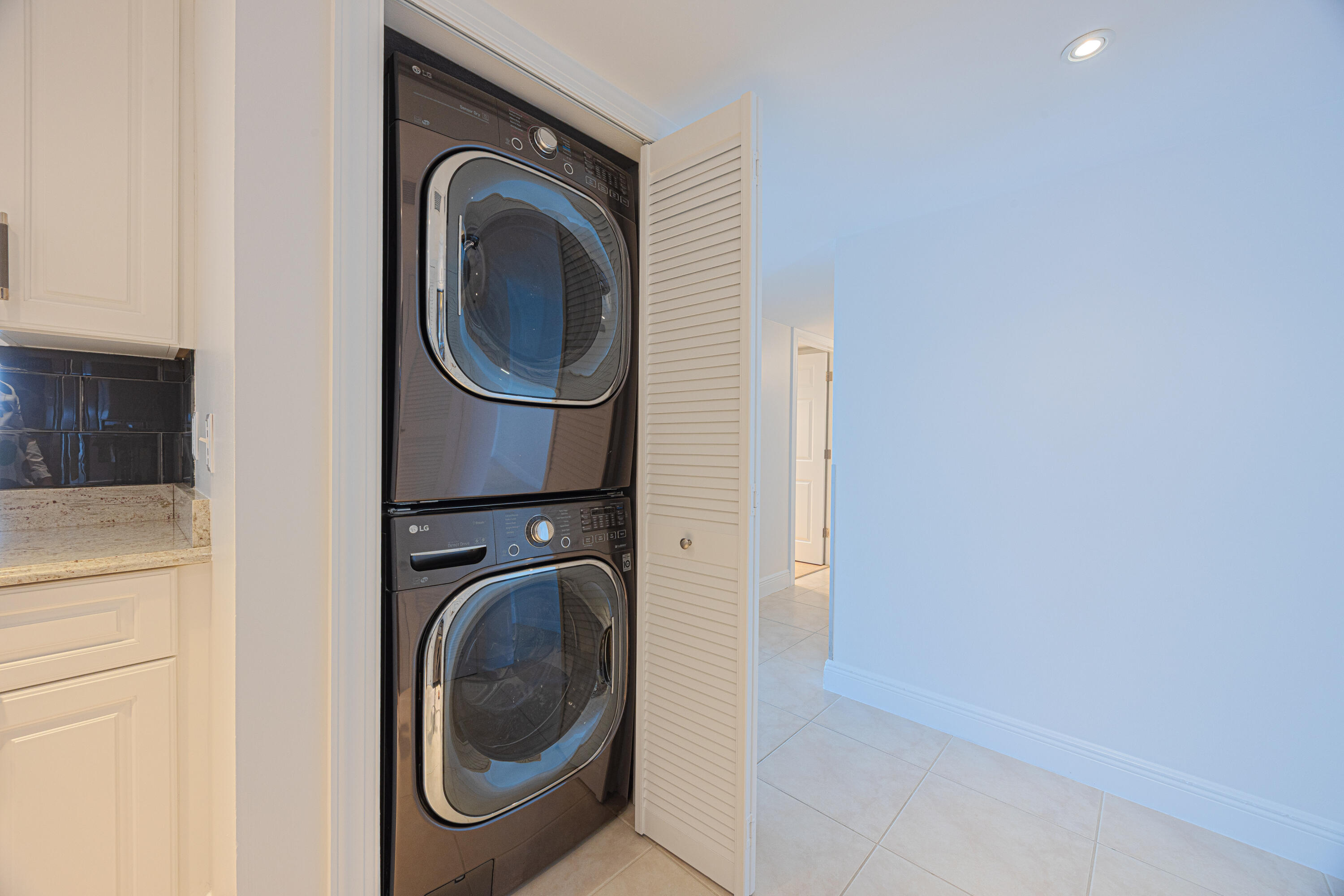 801 Palm Trail #9, Delray Beach FL 33483