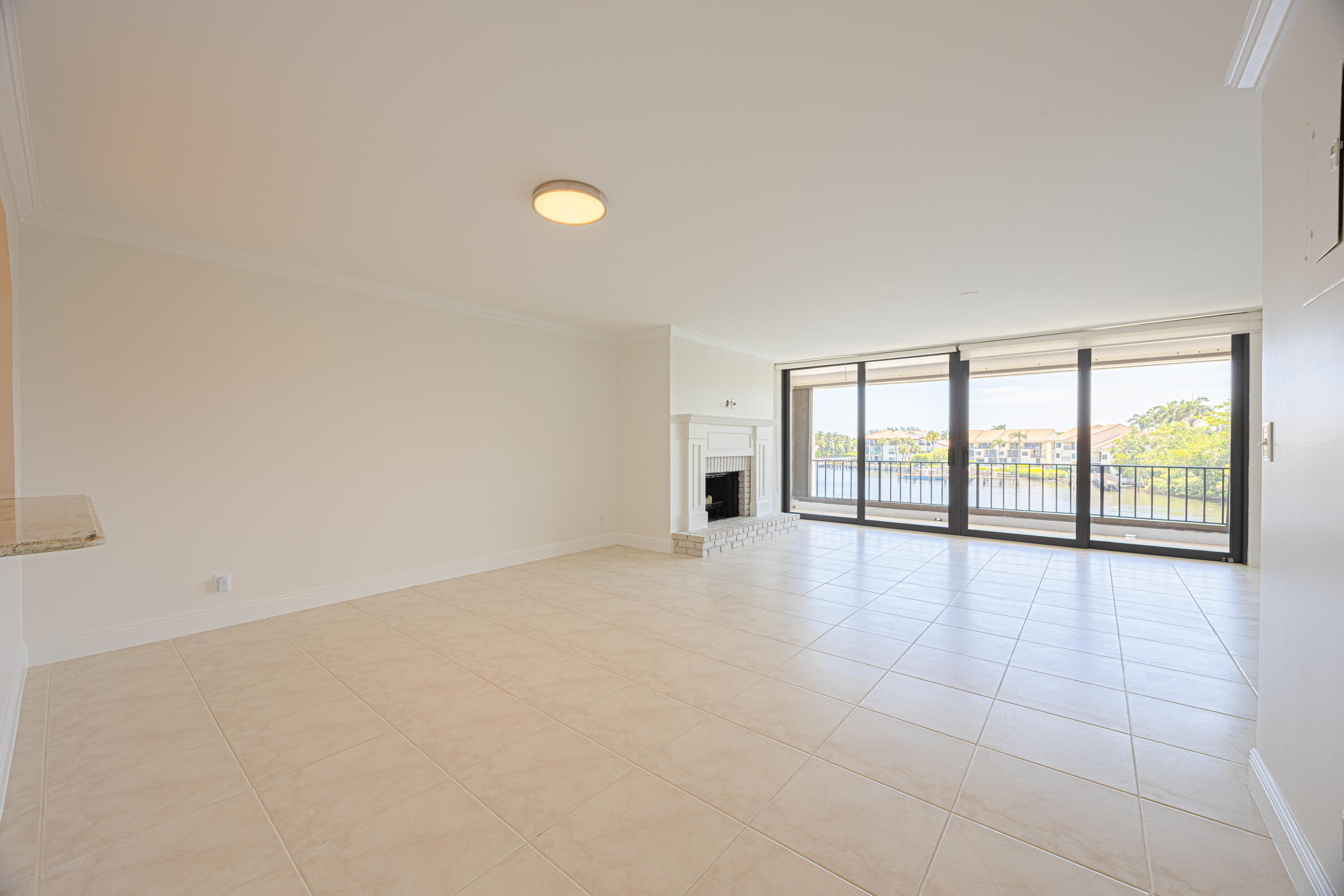 801 Palm Trail #9, Delray Beach FL 33483