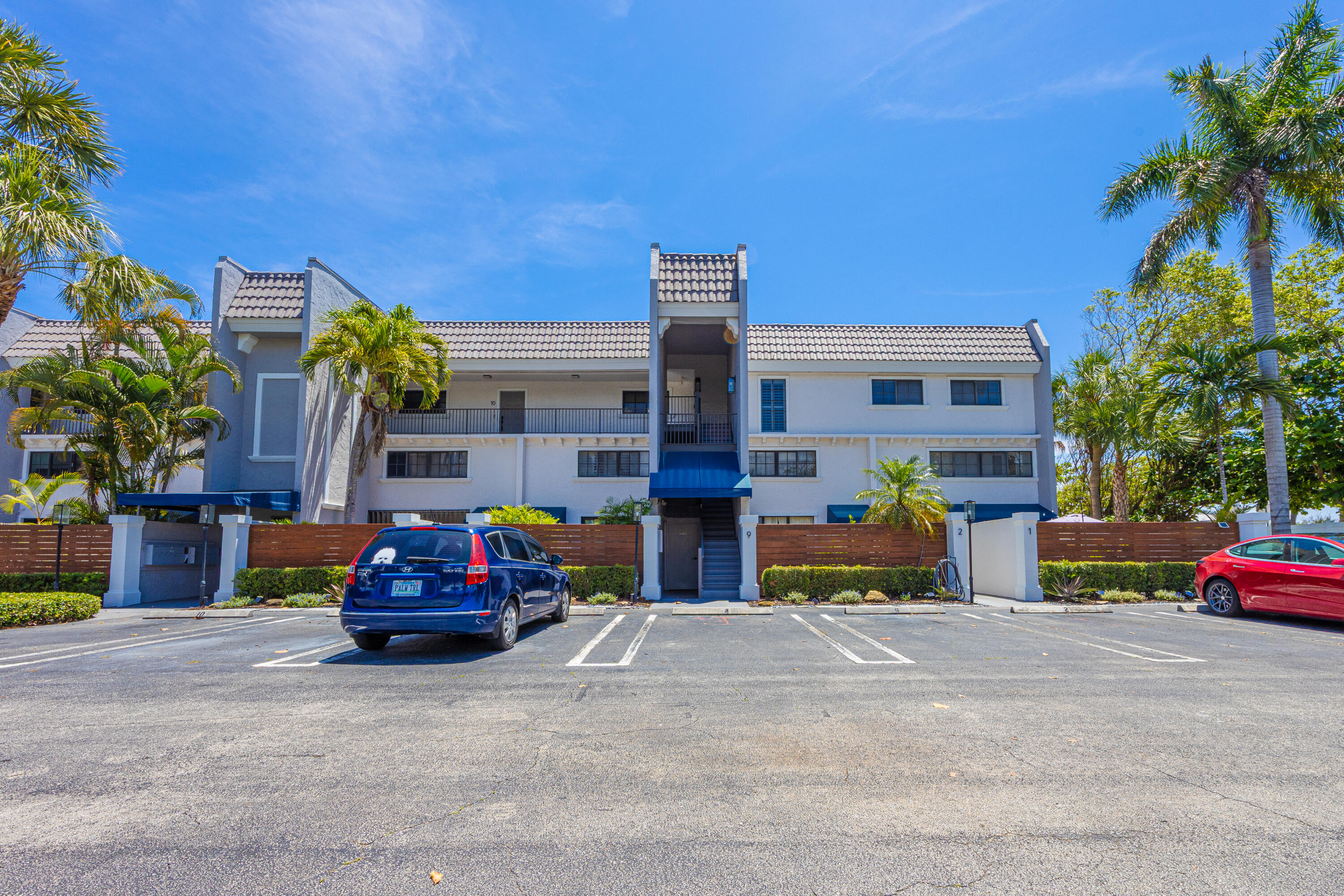 801 Palm Trail #9, Delray Beach FL 33483