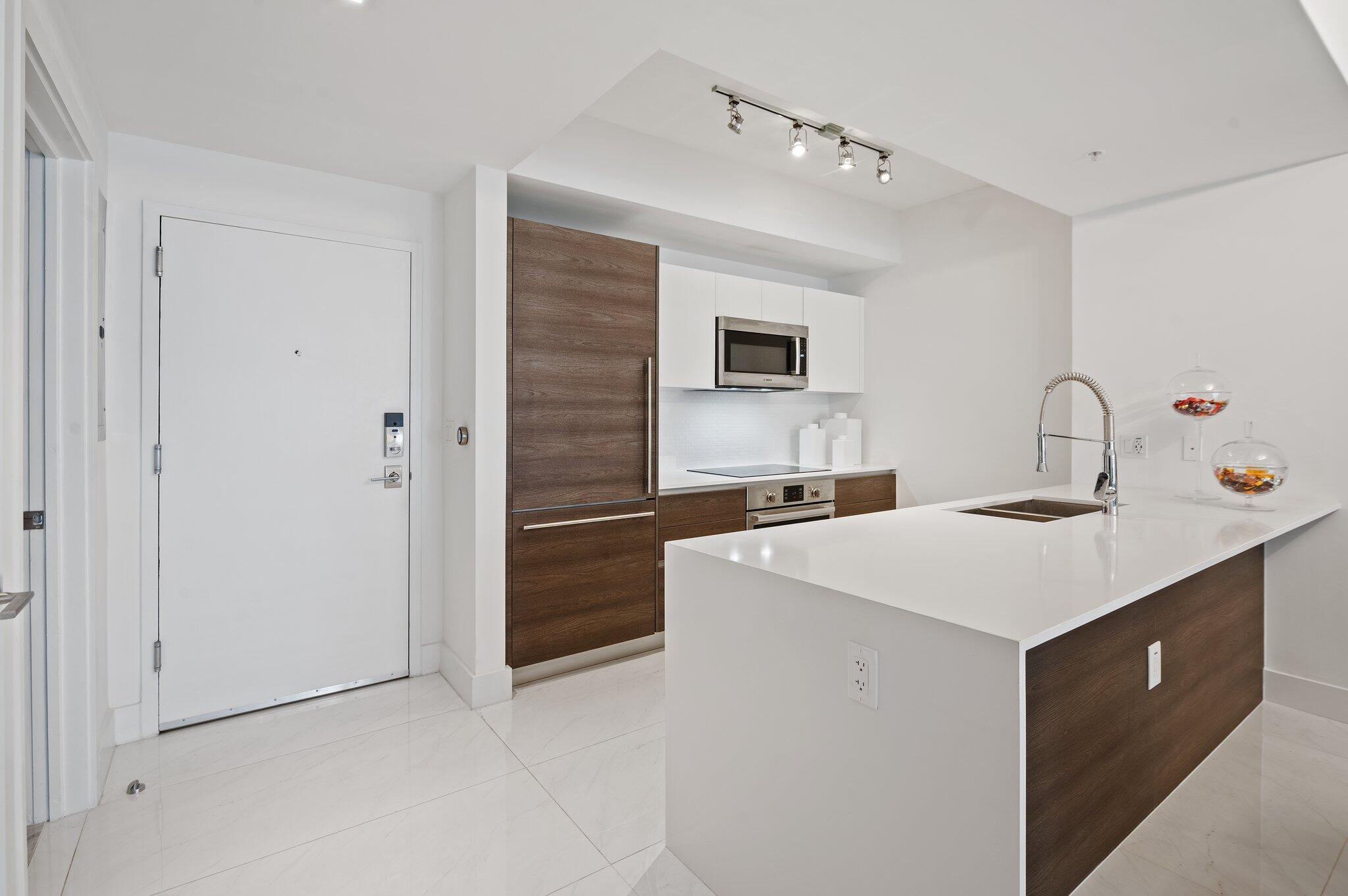 301 Altara #718, Coral Gables FL 33146