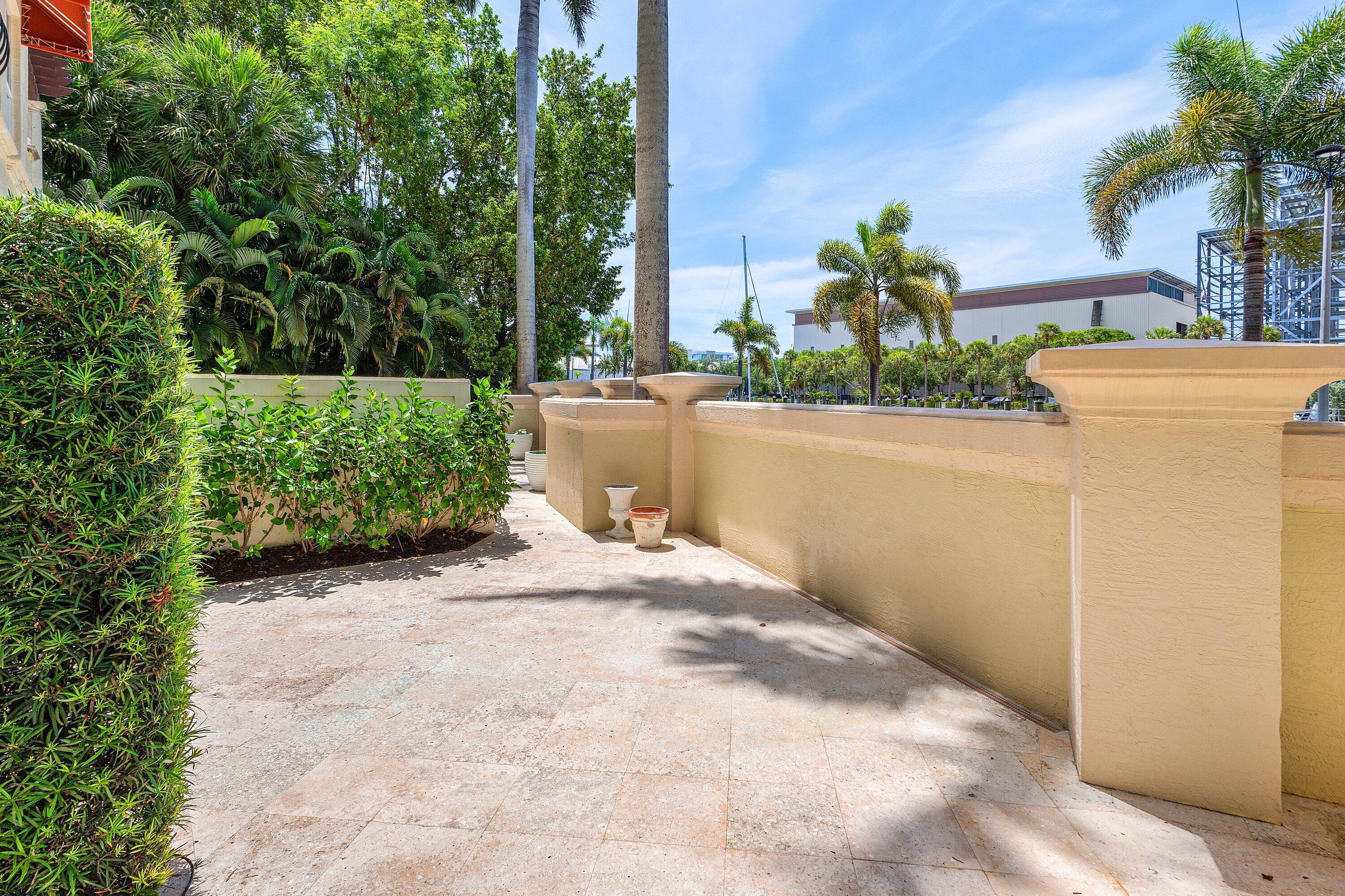26 Marina Gardens, Palm Beach Gardens FL 33410