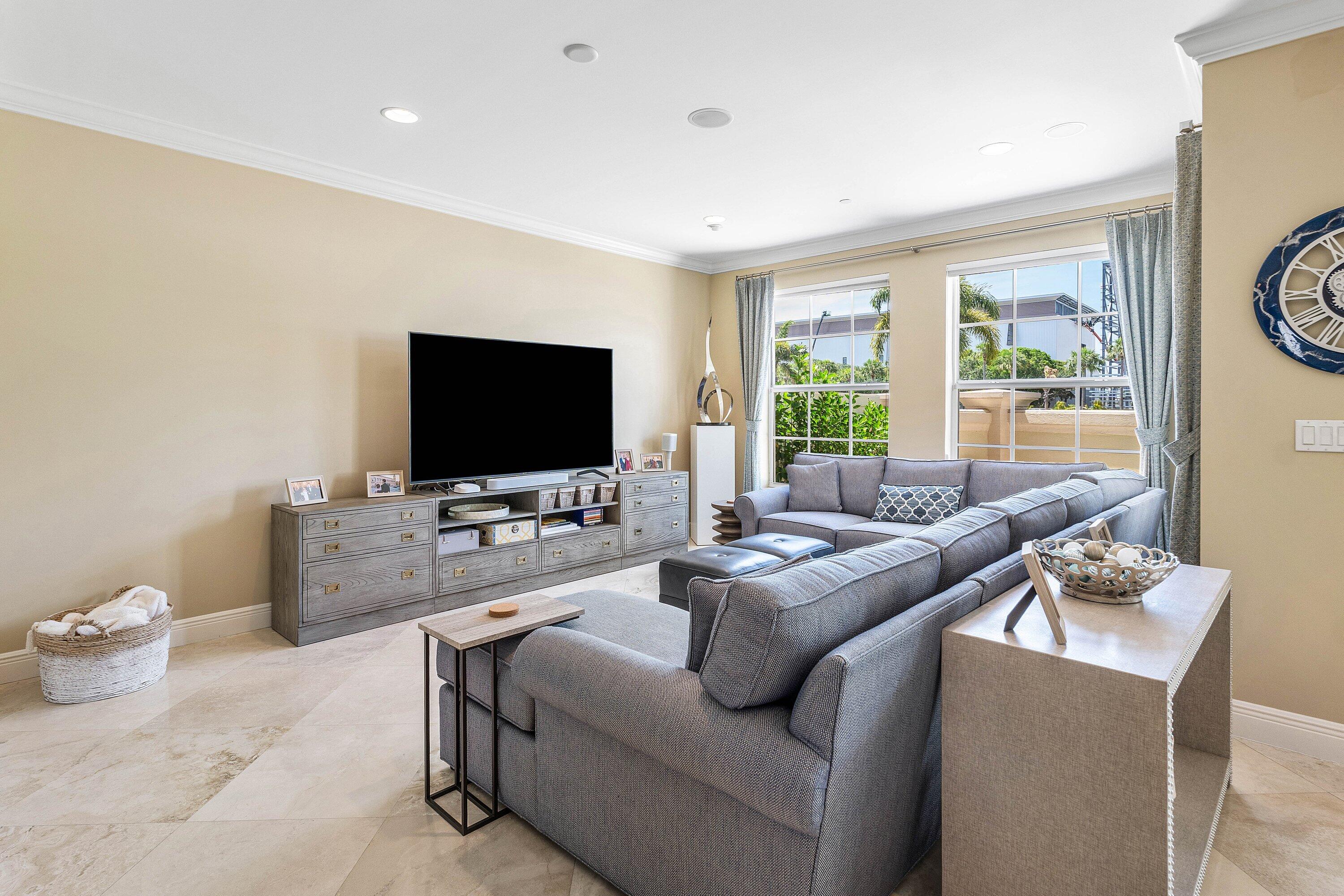 26 Marina Gardens, Palm Beach Gardens FL 33410