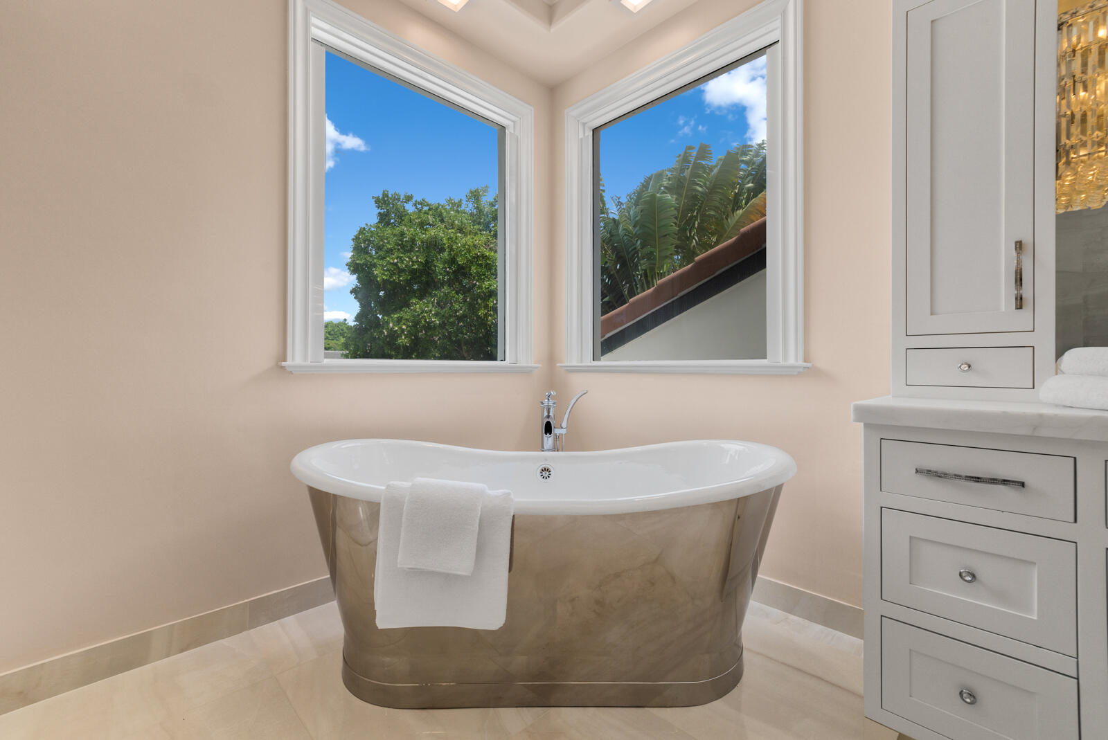 1207 Spanish River, Boca Raton FL 33432