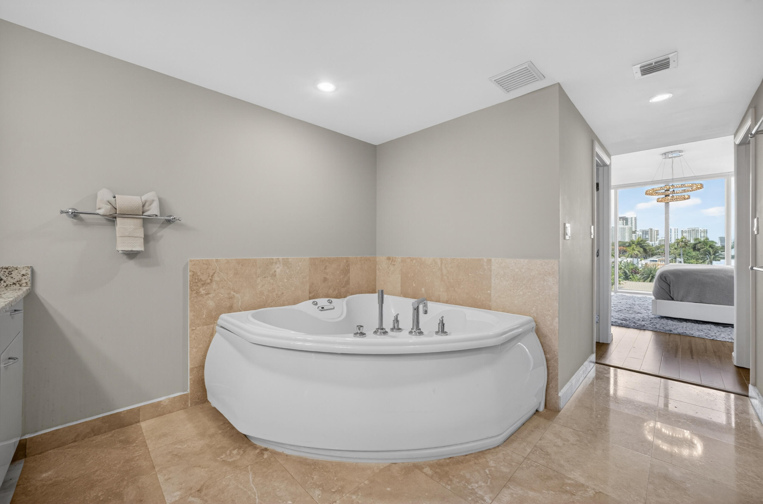 45 Hendricks #403, Fort Lauderdale FL 33301