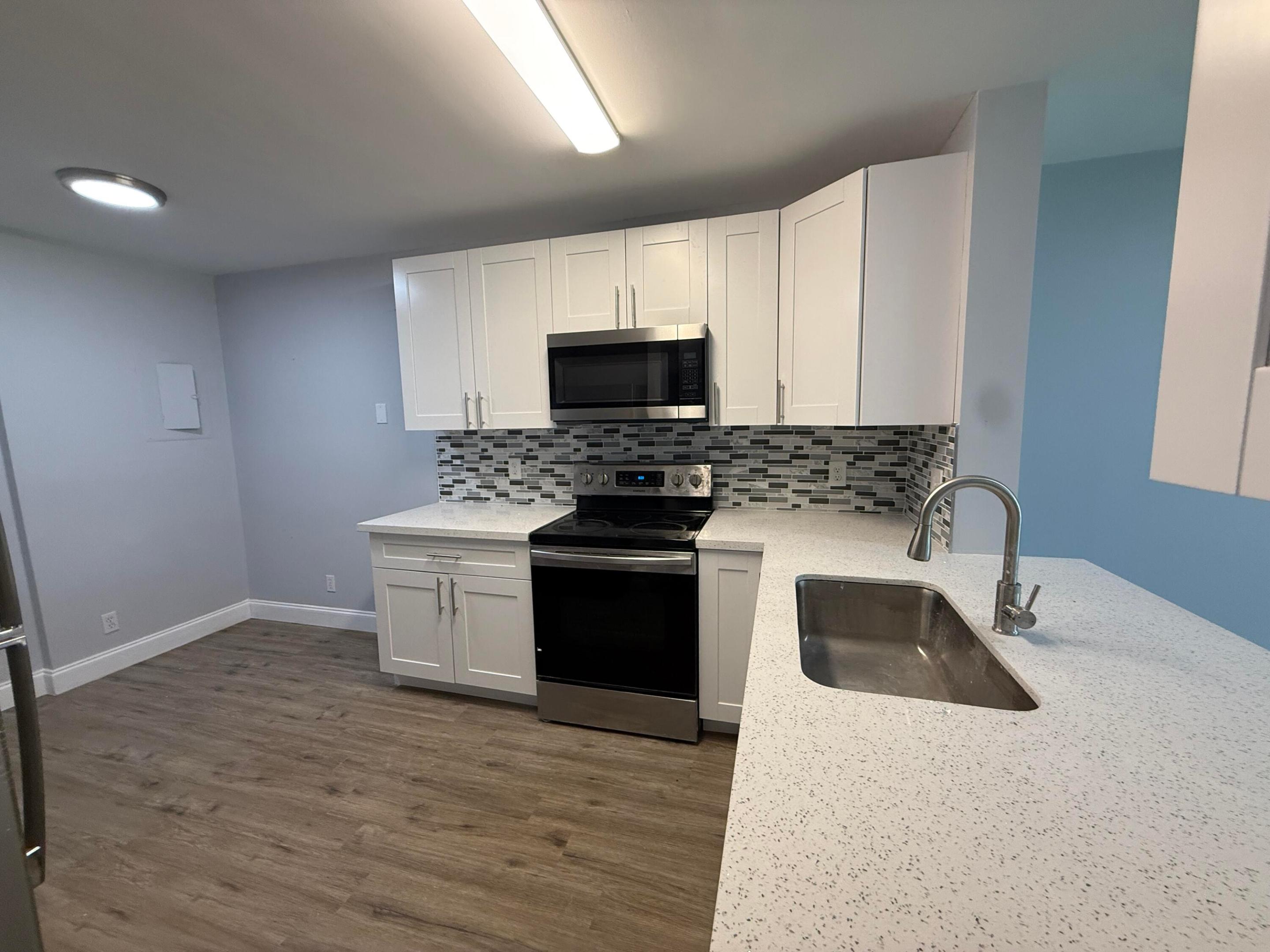 7355 Woodmont #107, Tamarac FL 33321