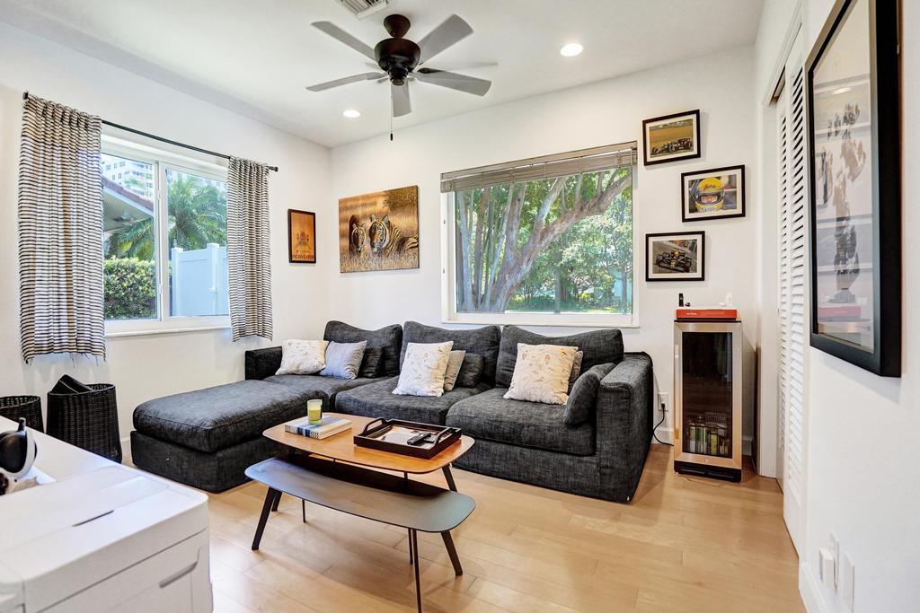 5 Gatehouse, Sea Ranch Lakes FL 33308