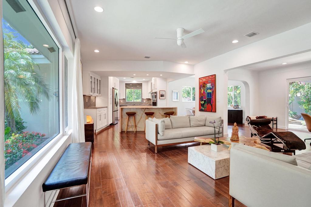 5 Gatehouse, Sea Ranch Lakes FL 33308