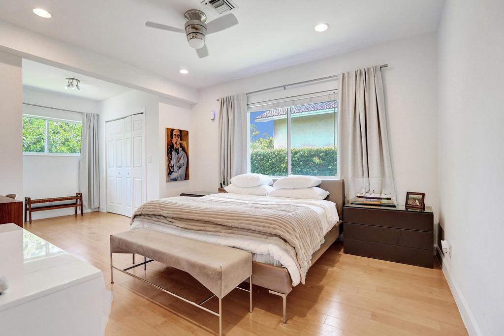 5 Gatehouse, Sea Ranch Lakes FL 33308