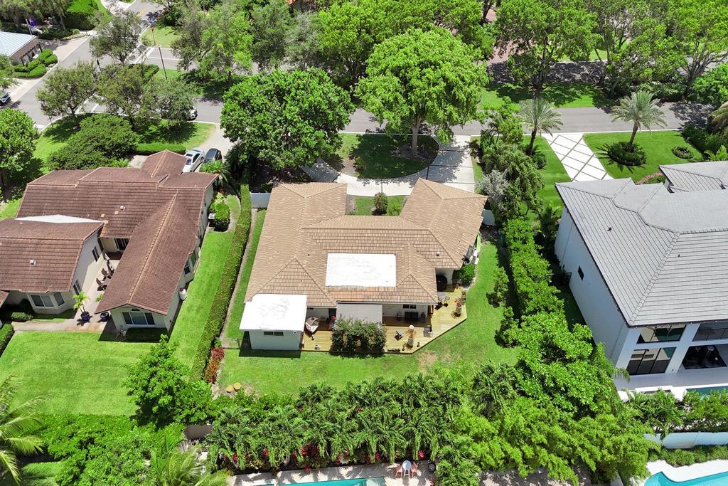 5 Gatehouse, Sea Ranch Lakes FL 33308