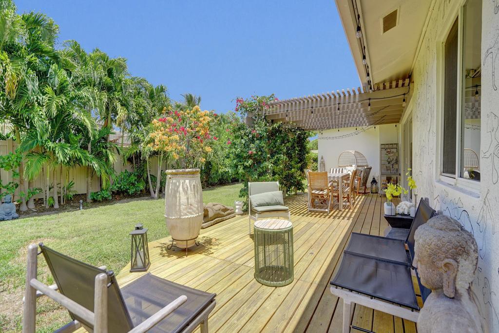 5 Gatehouse, Sea Ranch Lakes FL 33308