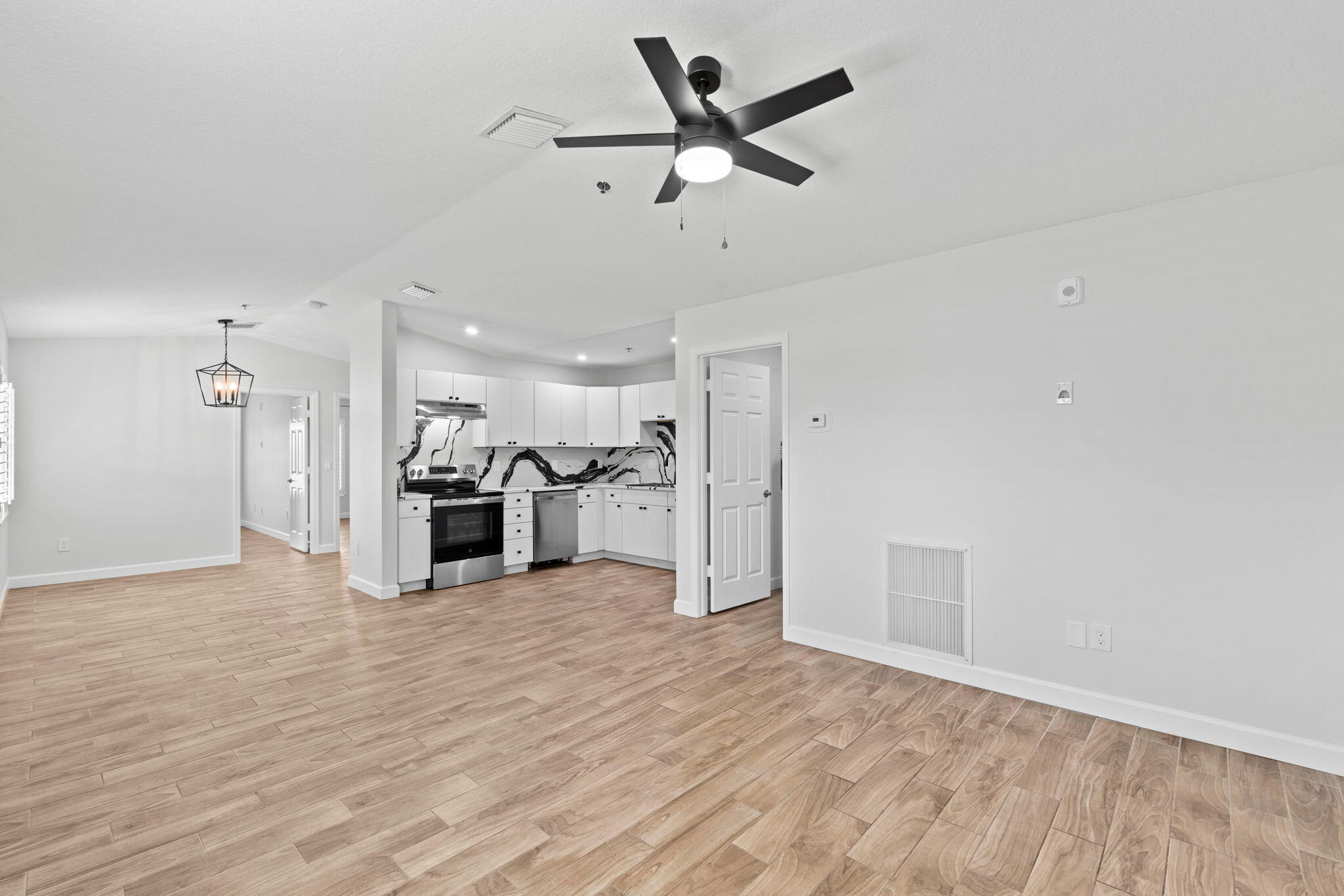 56 W 12th #D, Riviera Beach FL 33404