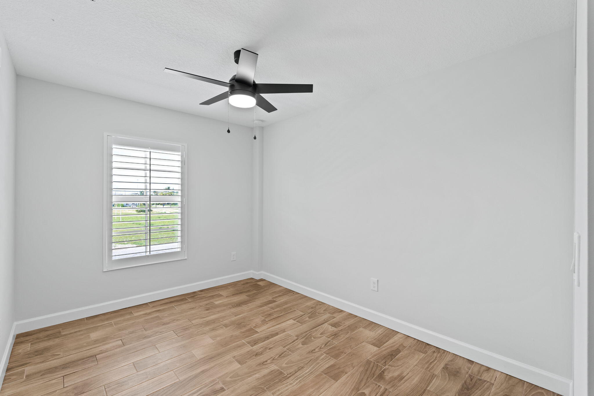 56 W 12th #D, Riviera Beach FL 33404