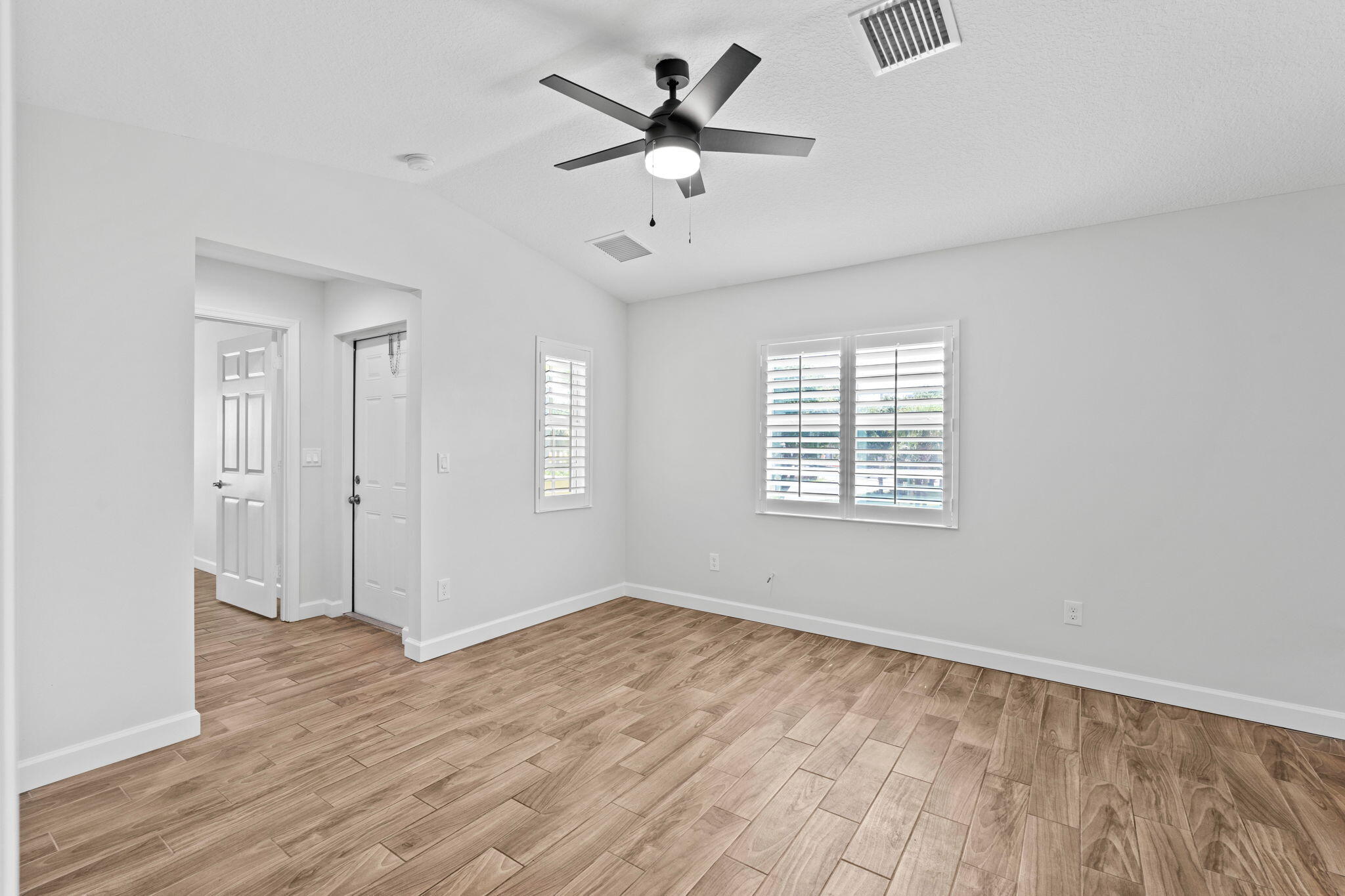 56 W 12th #D, Riviera Beach FL 33404