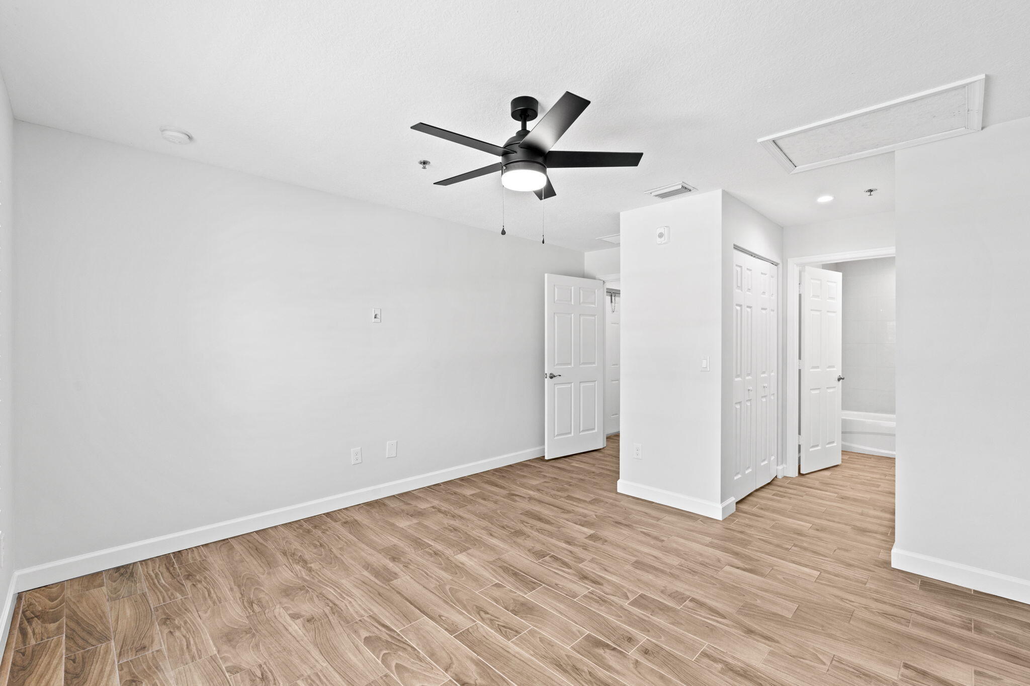 56 W 12th #D, Riviera Beach FL 33404