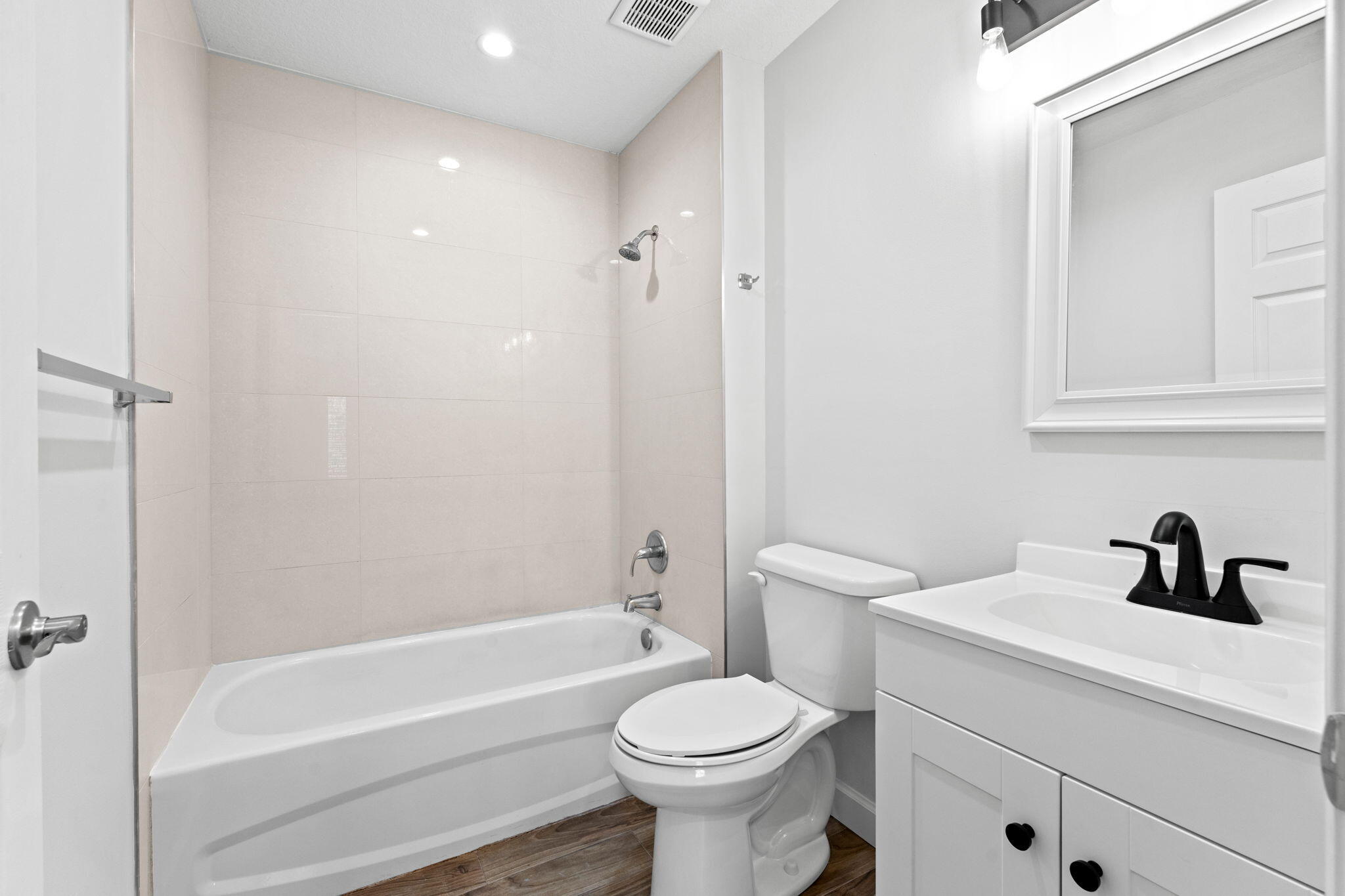 56 W 12th #D, Riviera Beach FL 33404