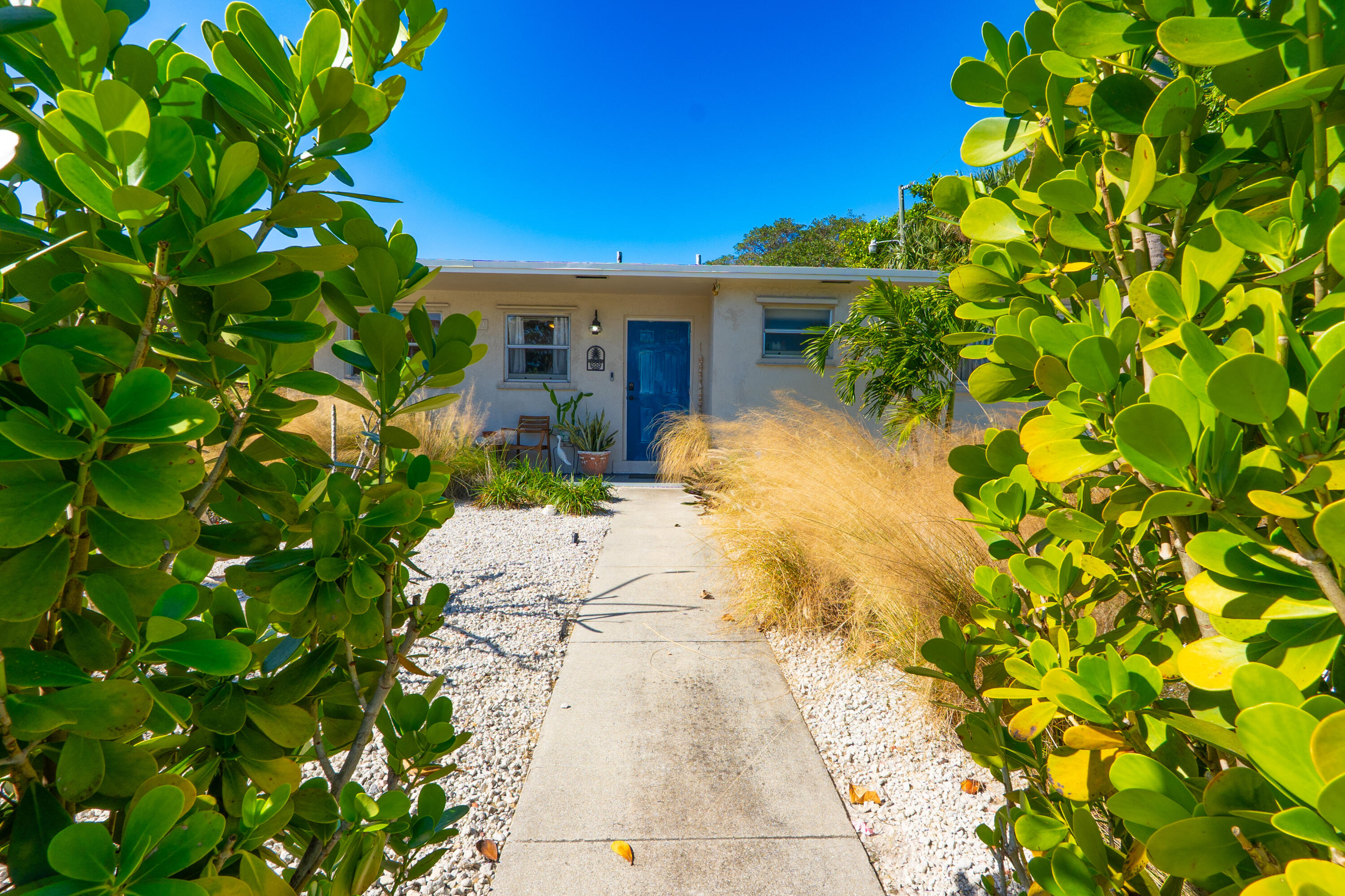2401 Avenue Q, West Palm Beach FL 33404