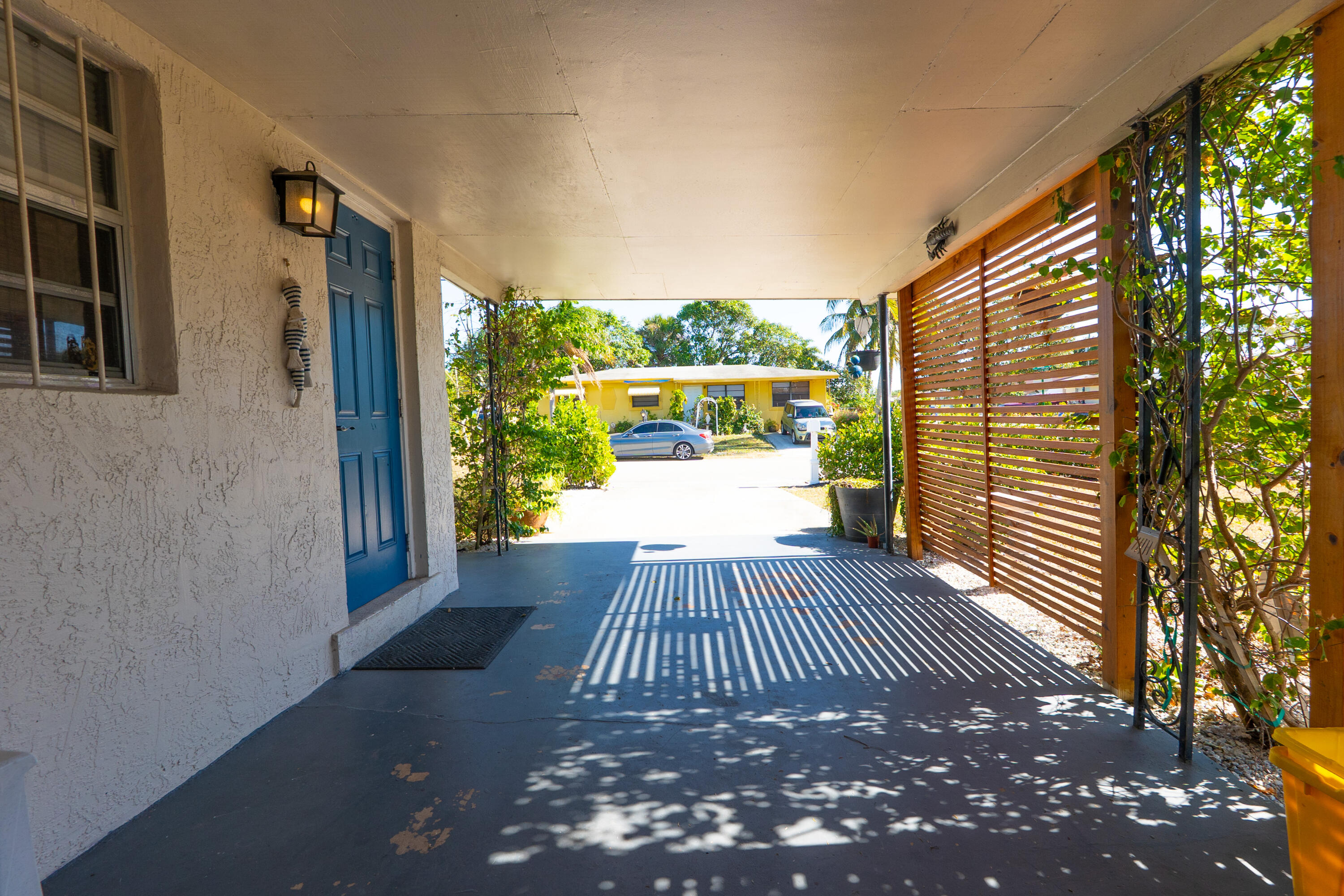 2401 Avenue Q, West Palm Beach FL 33404