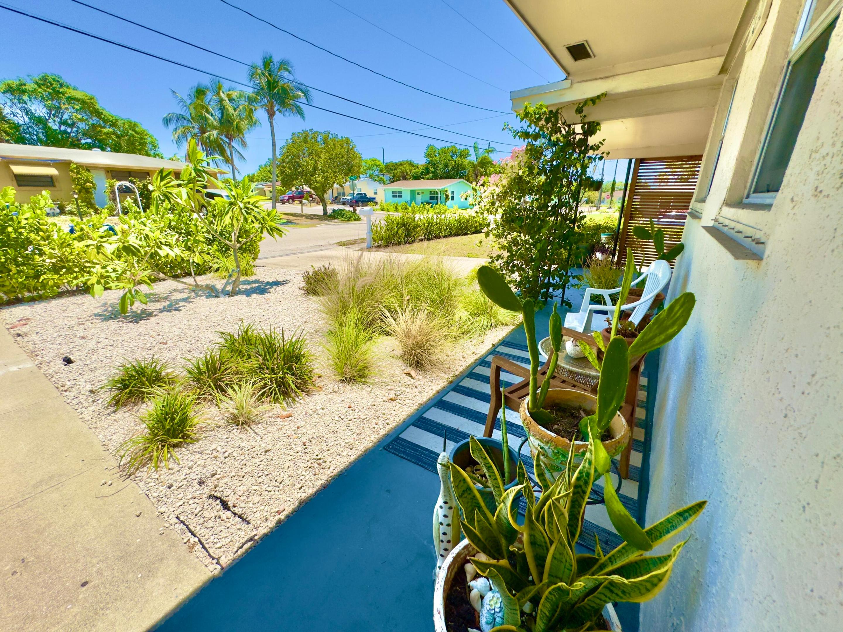 2401 Avenue Q, West Palm Beach FL 33404