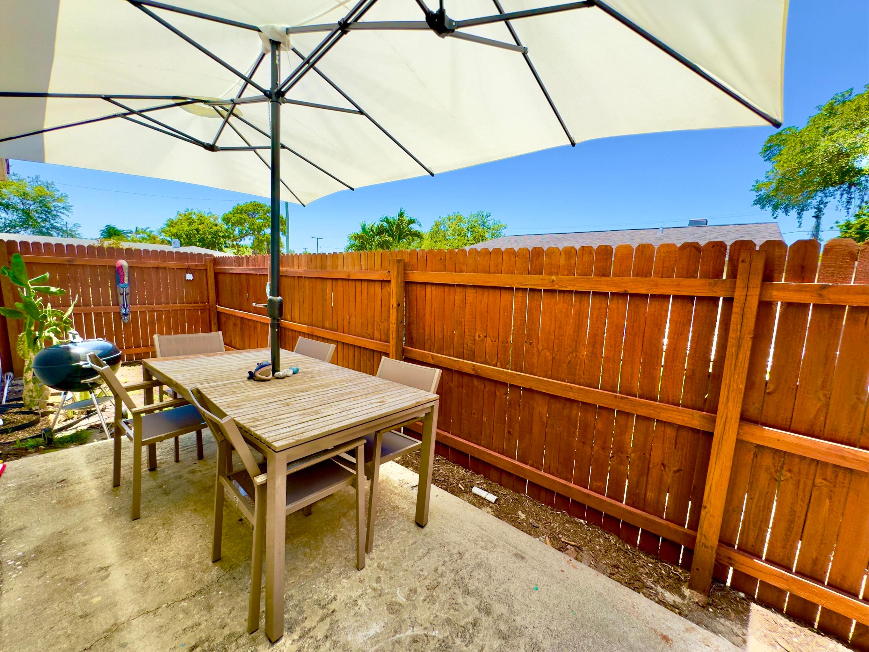 2401 Avenue Q, West Palm Beach FL 33404