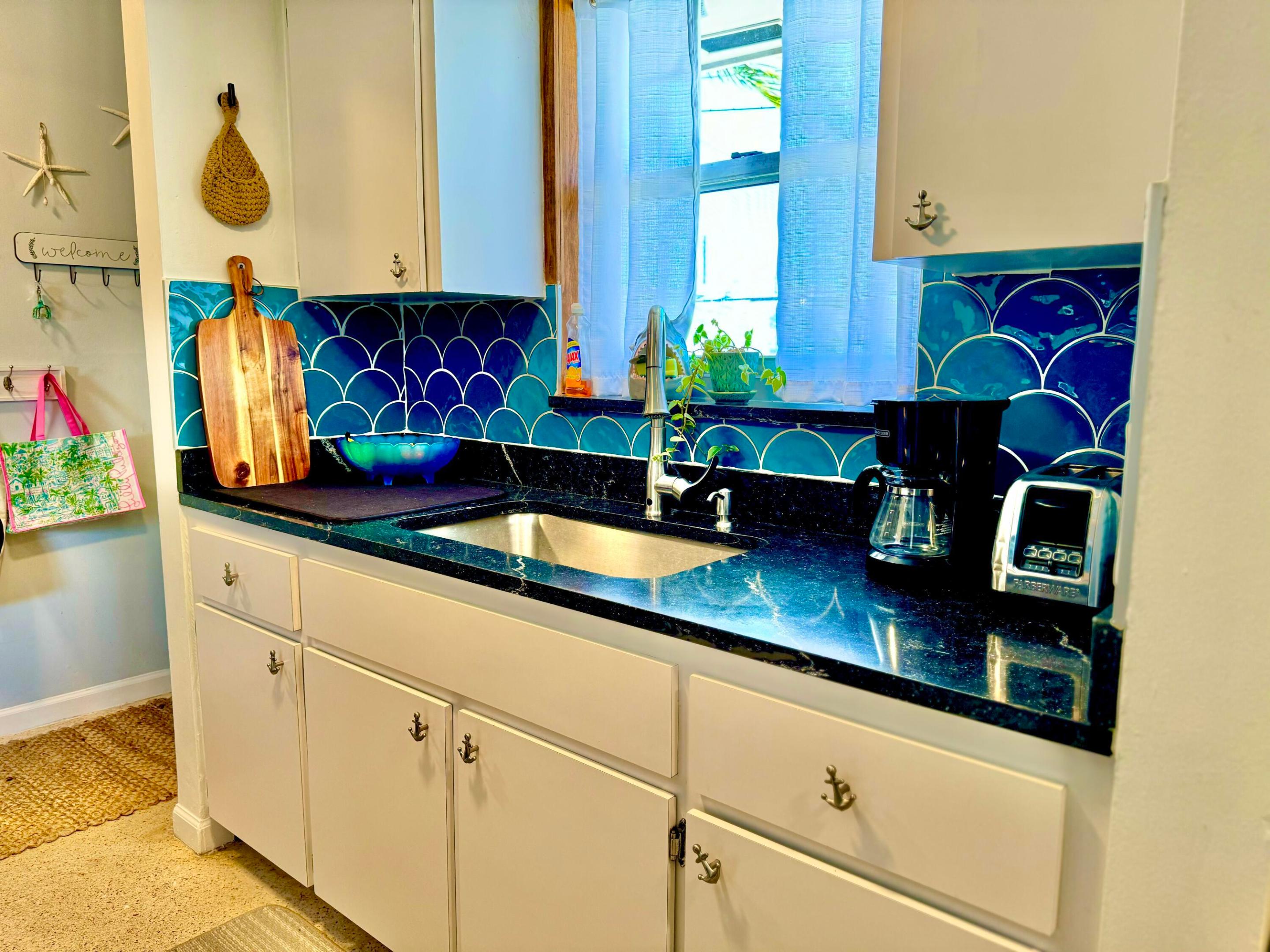 2401 Avenue Q, West Palm Beach FL 33404