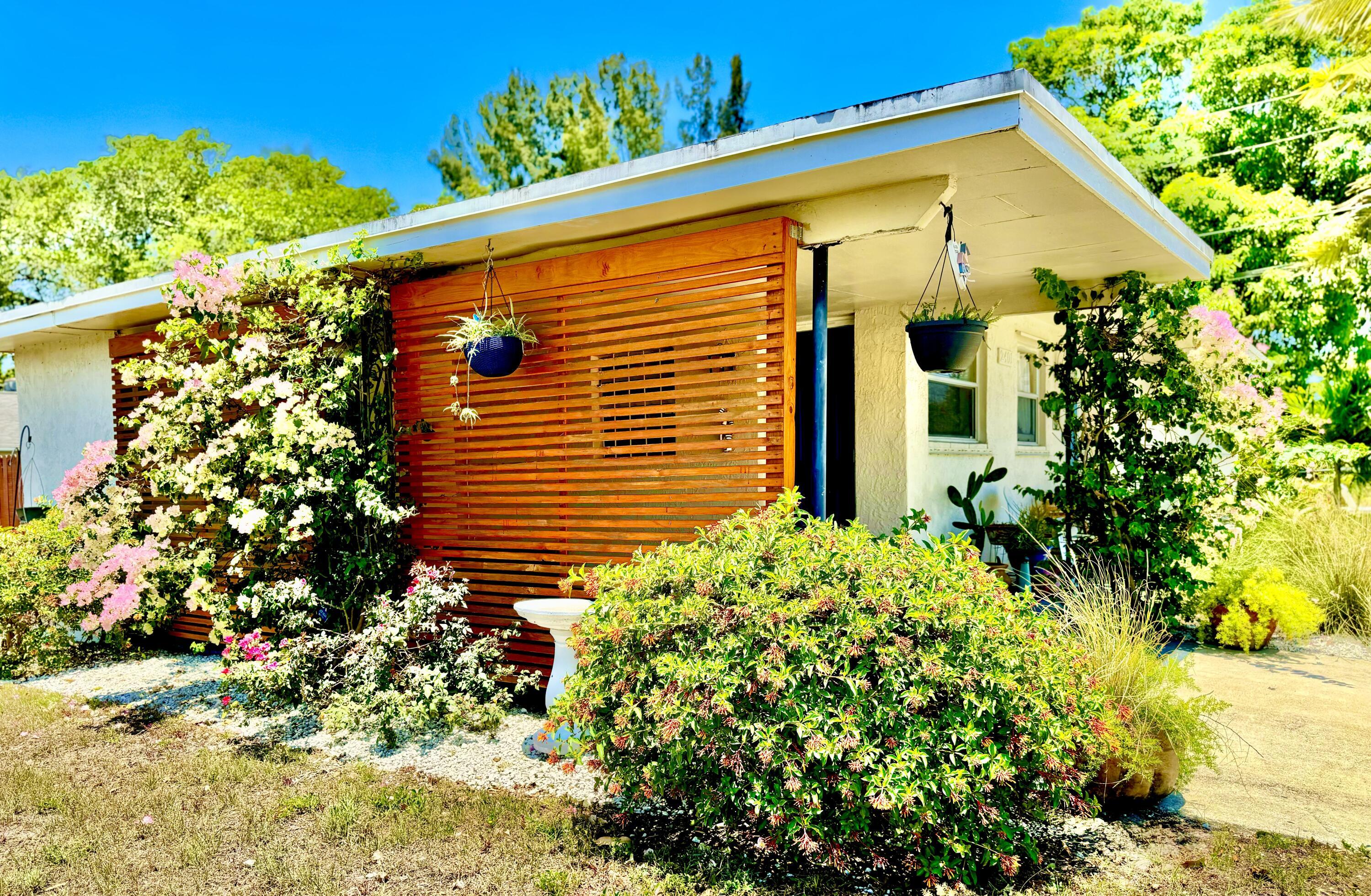 2401 Avenue Q, West Palm Beach FL 33404