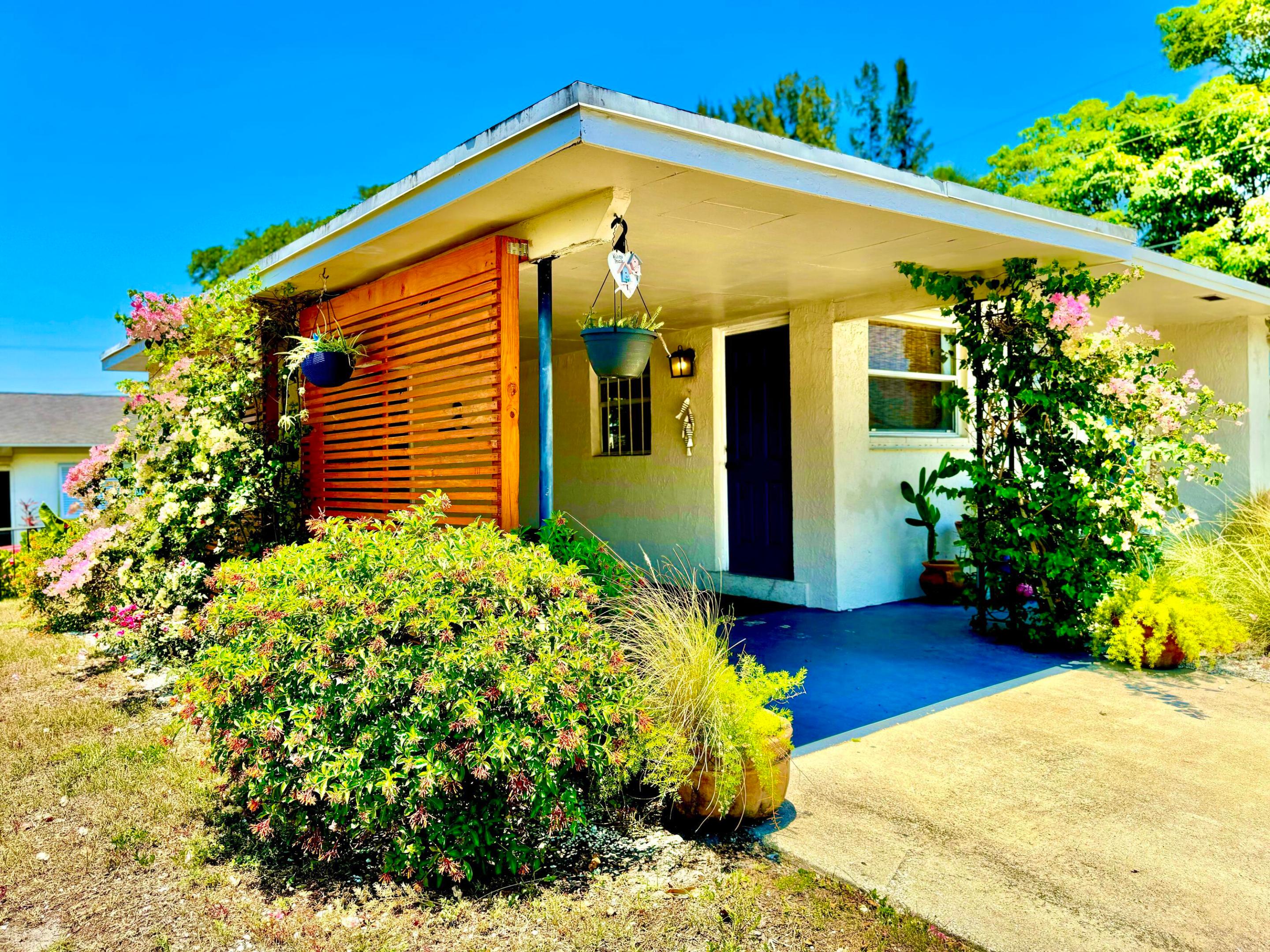 2401 Avenue Q, West Palm Beach FL 33404