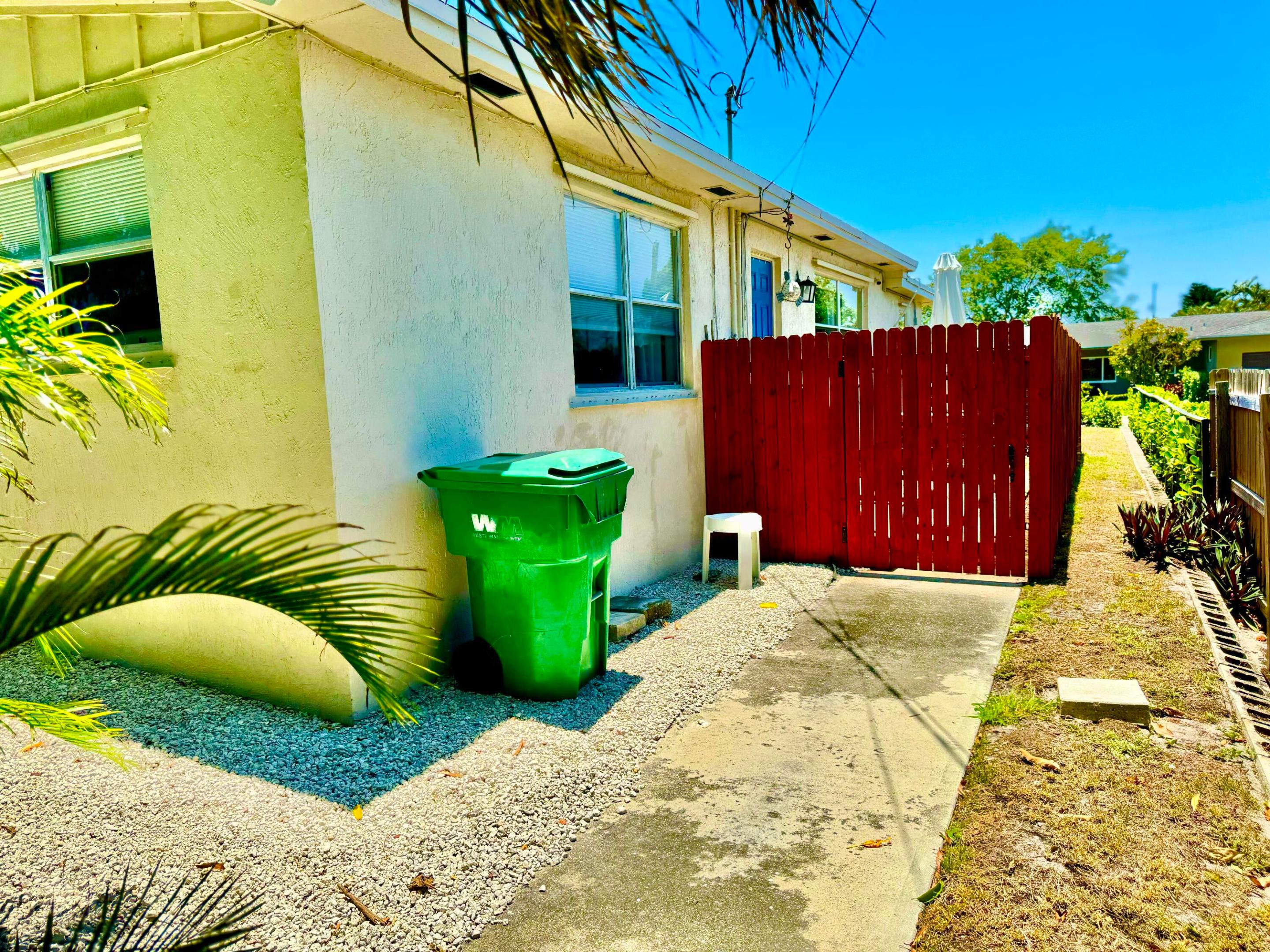 2401 Avenue Q, West Palm Beach FL 33404