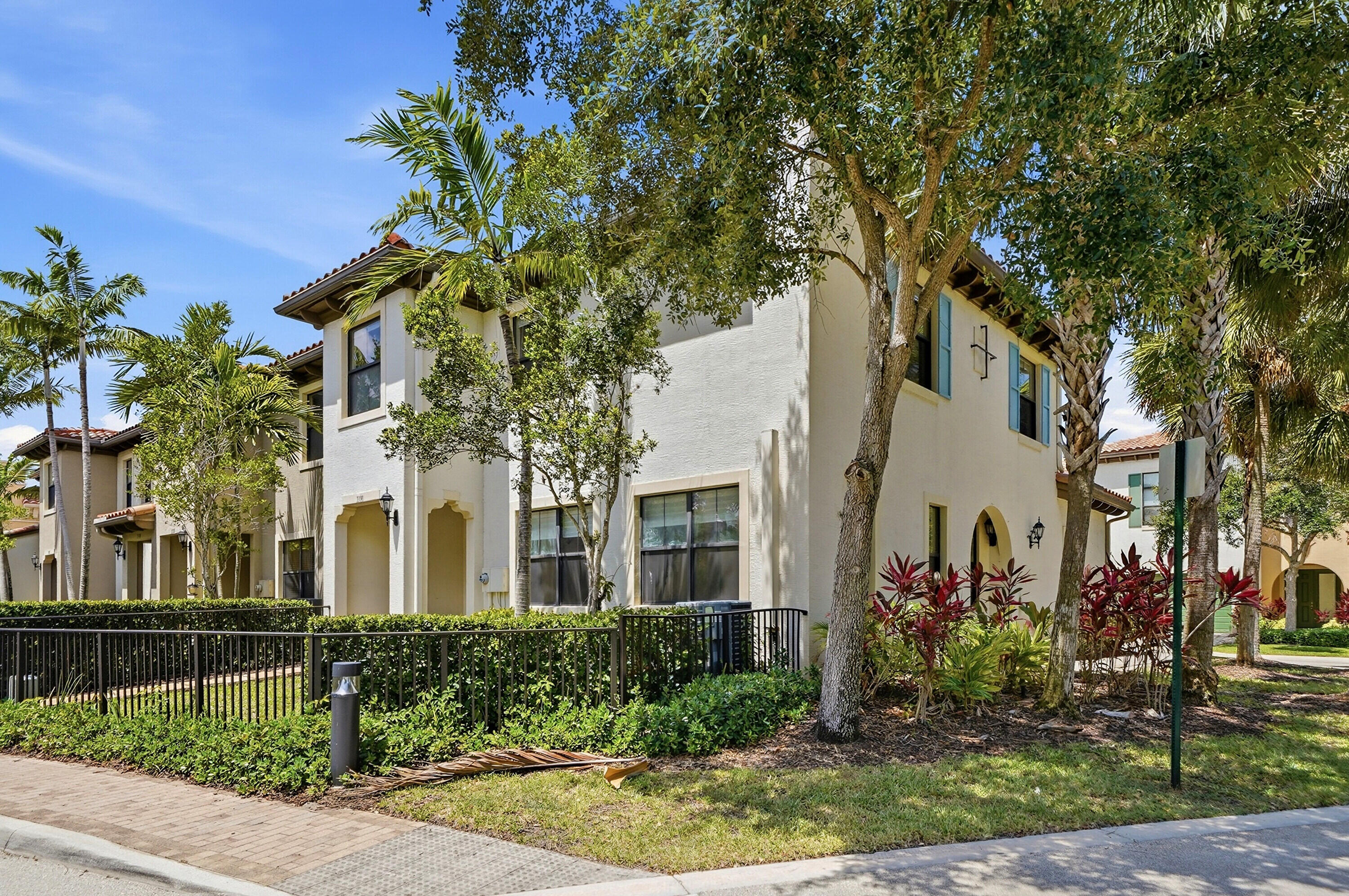 3390 NW 125th, Sunrise FL 33323