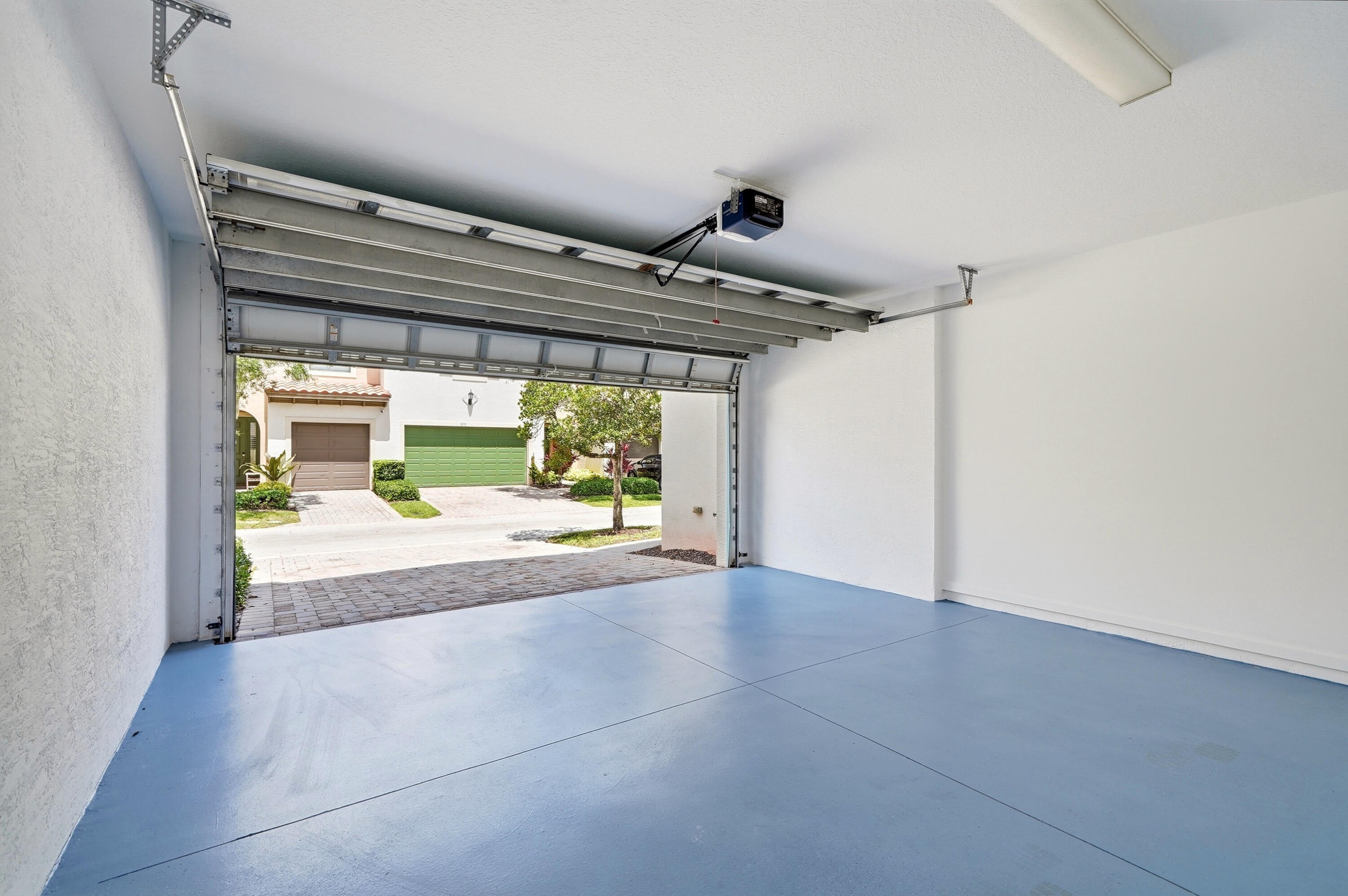 3390 NW 125th, Sunrise FL 33323