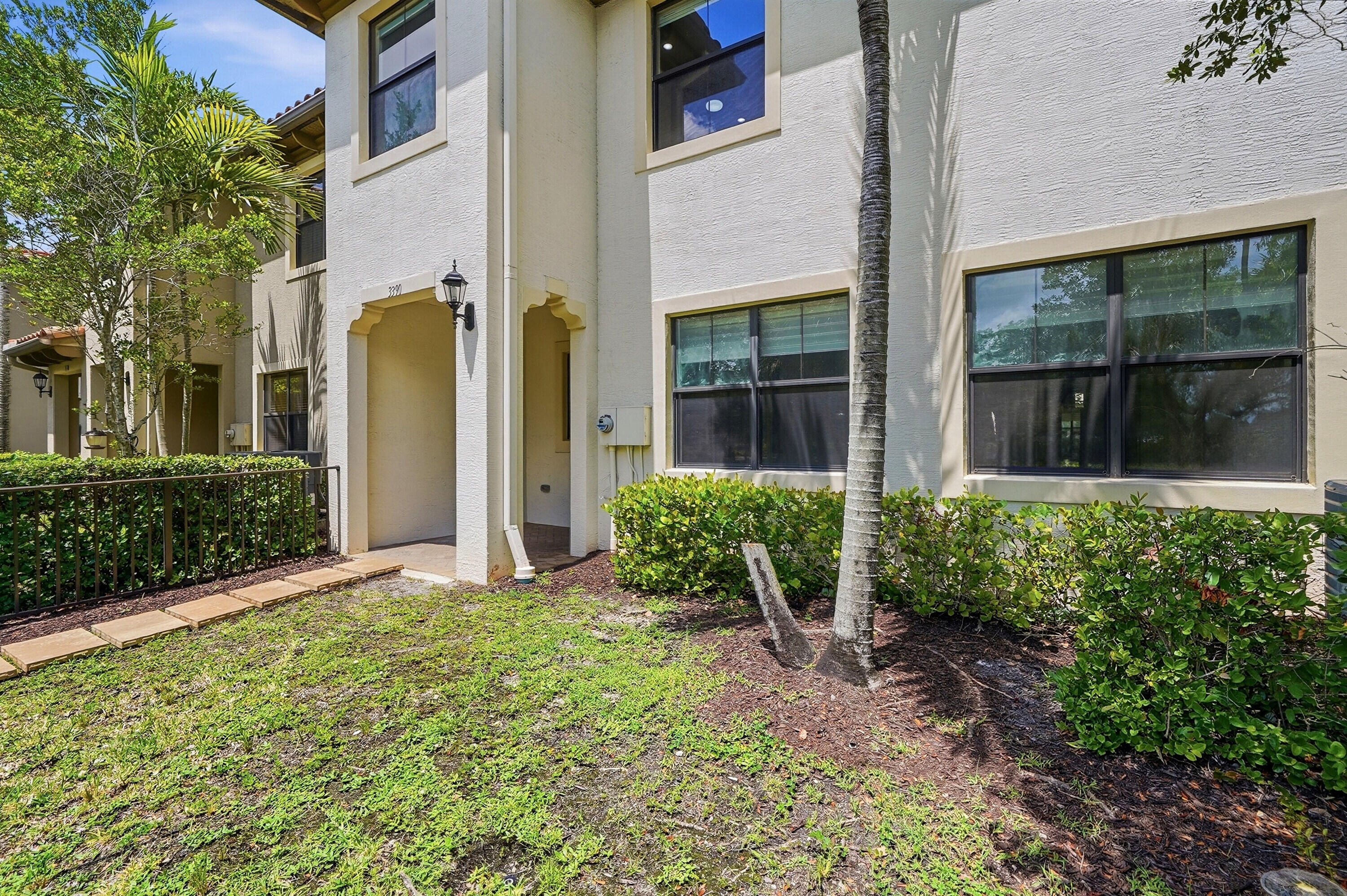 3390 NW 125th, Sunrise FL 33323