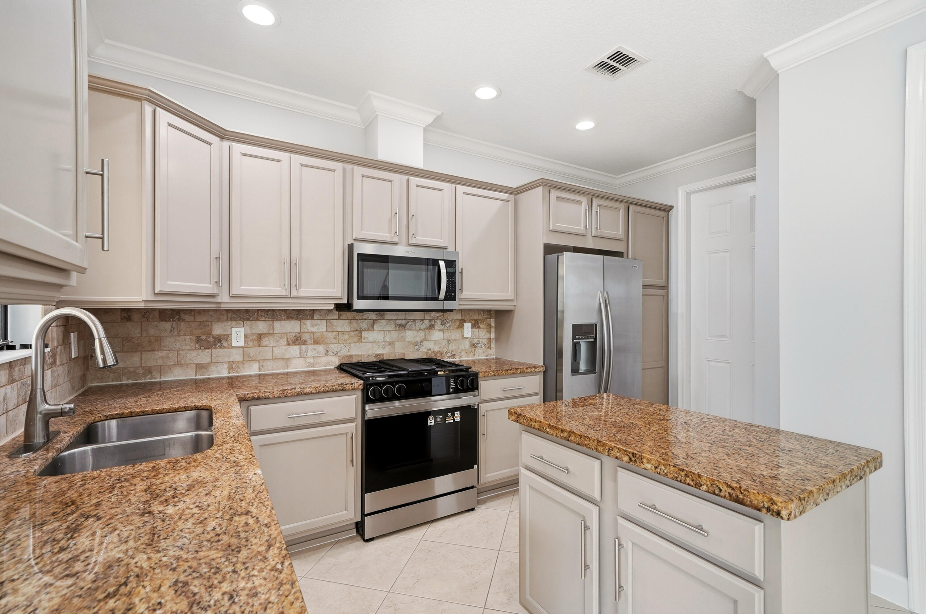 3390 NW 125th, Sunrise FL 33323