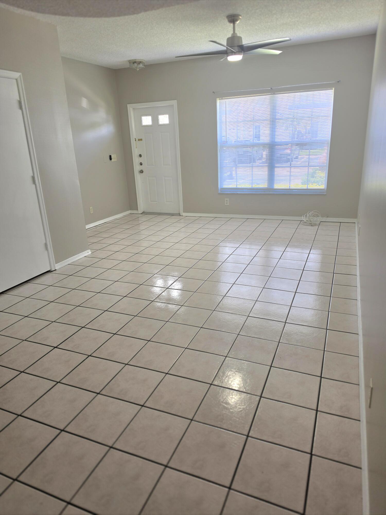 51 Whitehead #51, Weston FL 33326