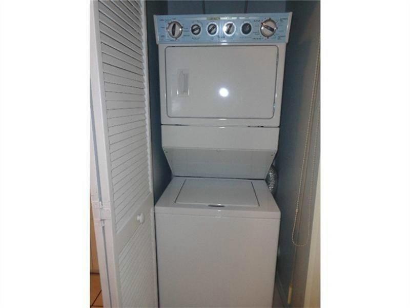 51 Whitehead #51, Weston FL 33326