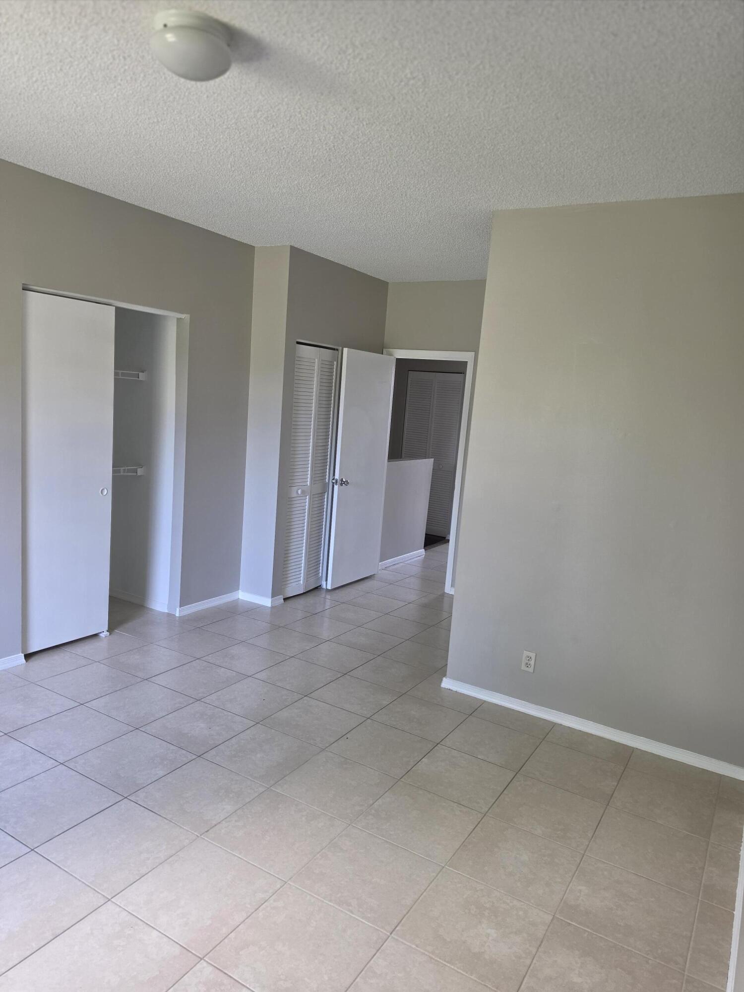 51 Whitehead #51, Weston FL 33326