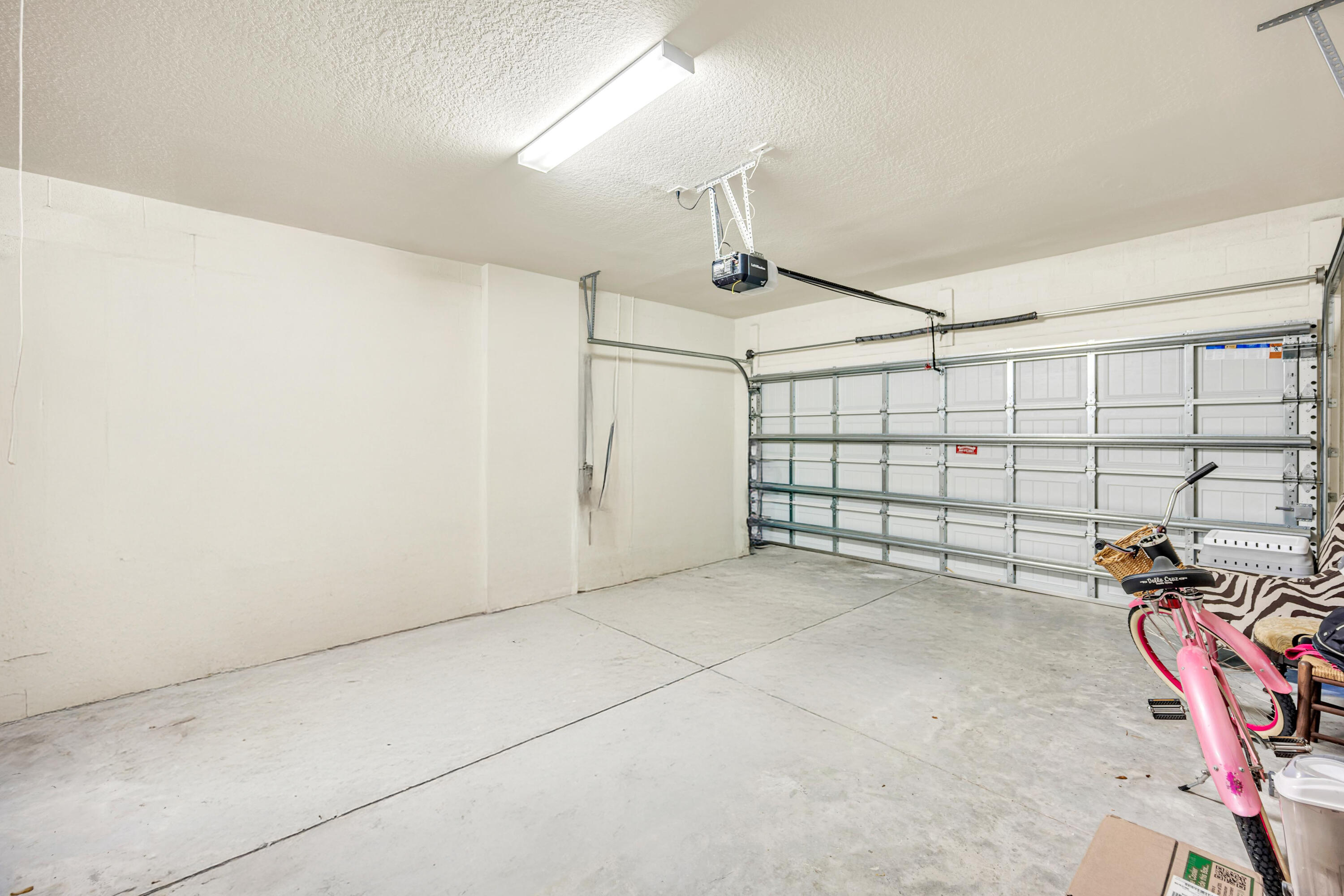 8028 NW 78th, Tamarac FL 33321
