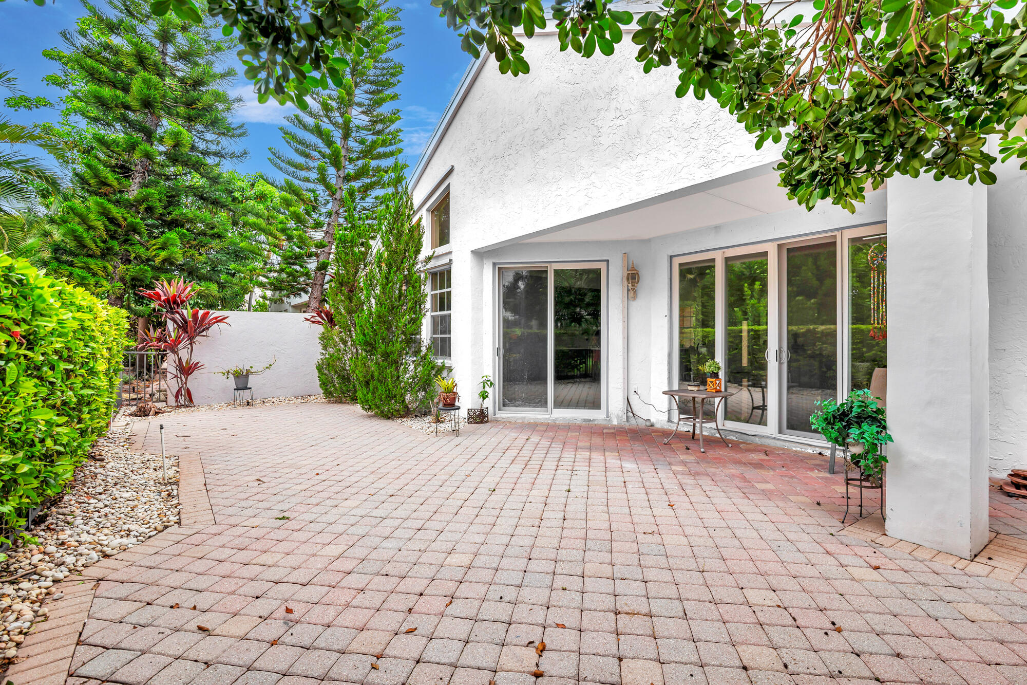 999 Lytham, West Palm Beach FL 33411