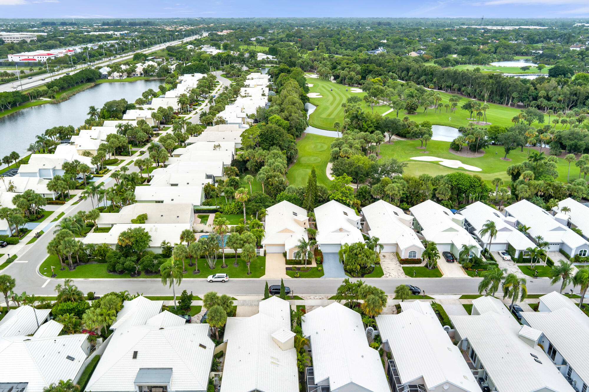 999 Lytham, West Palm Beach FL 33411