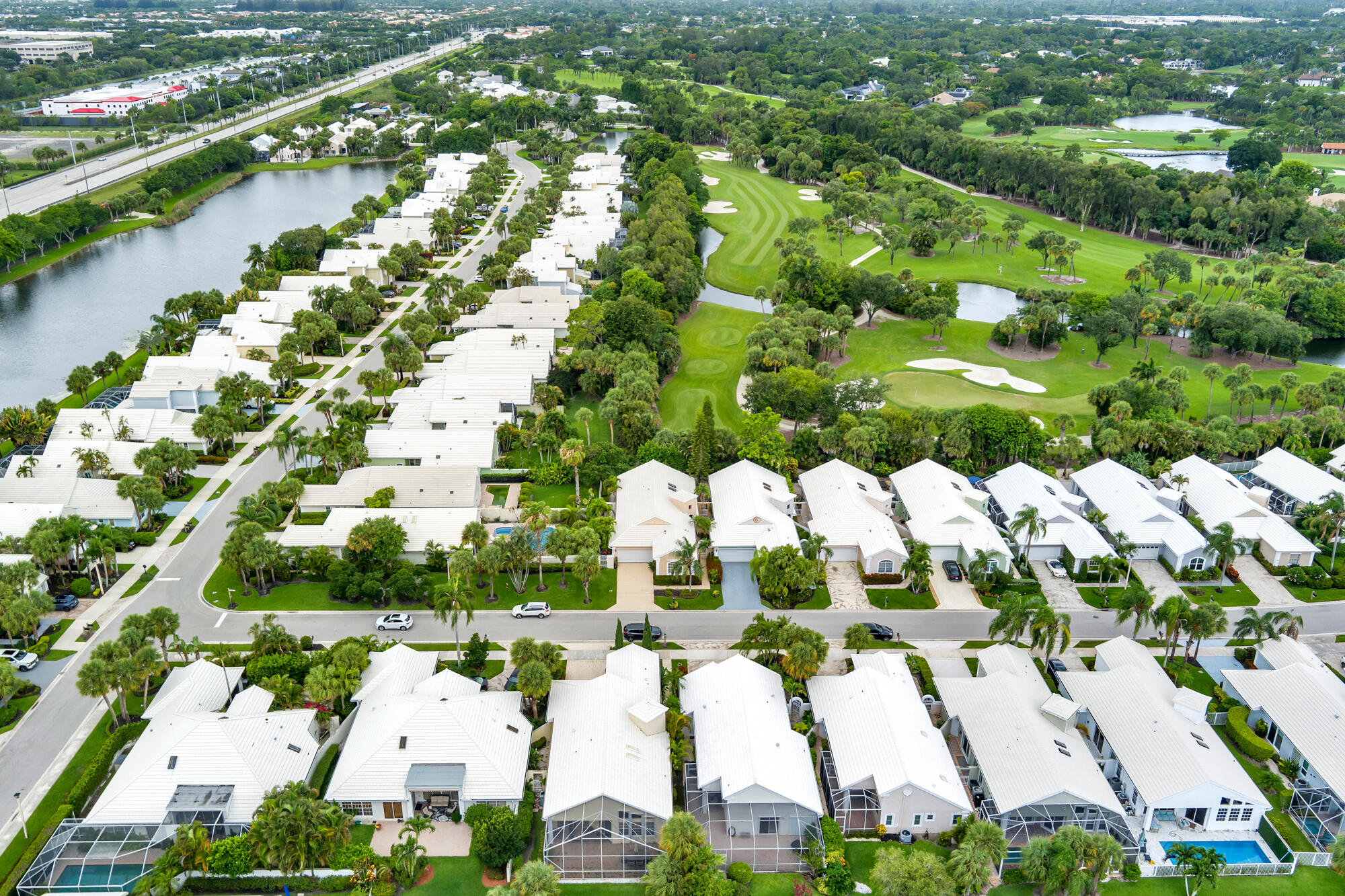 999 Lytham, West Palm Beach FL 33411