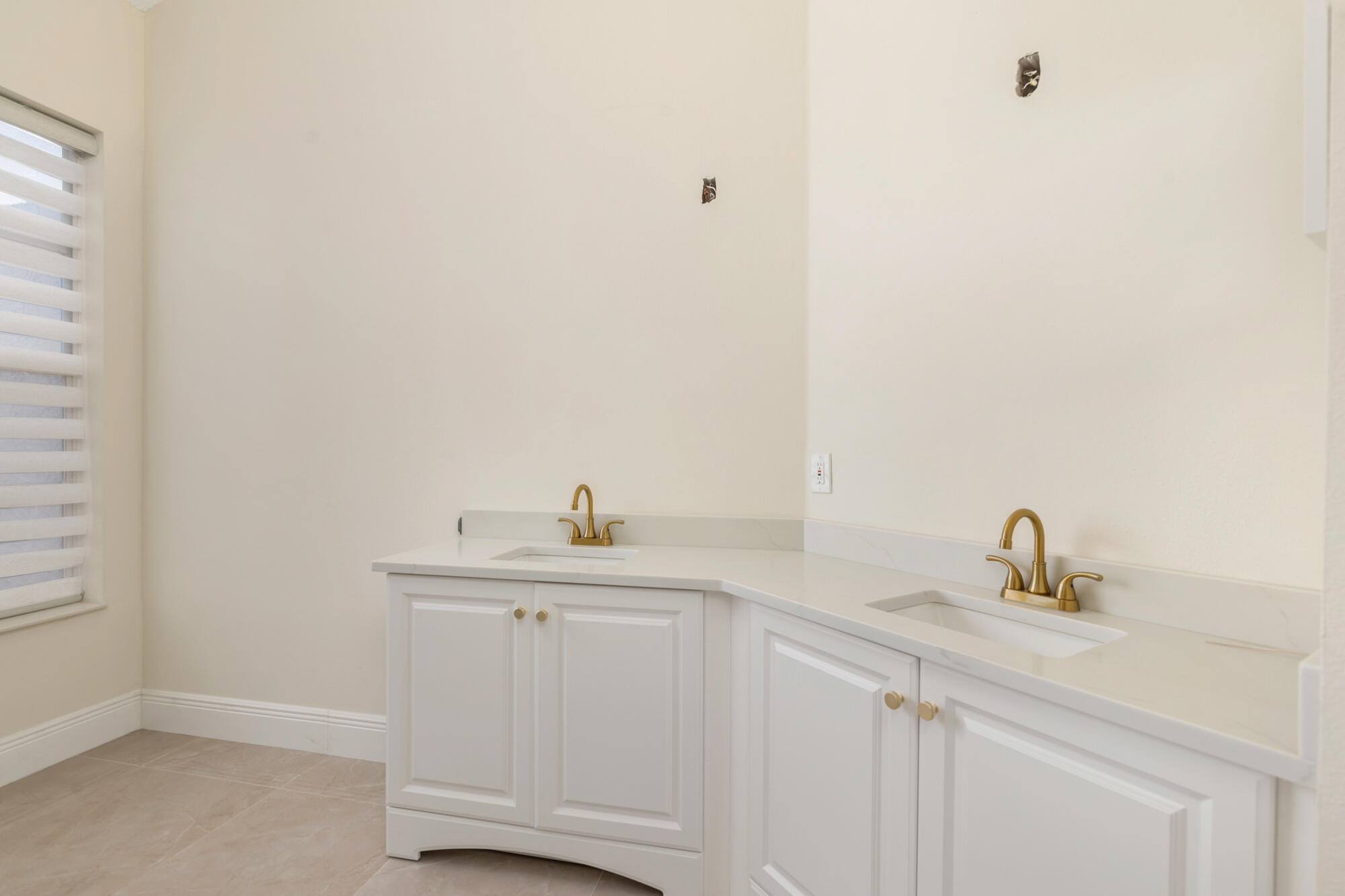 999 Lytham, West Palm Beach FL 33411