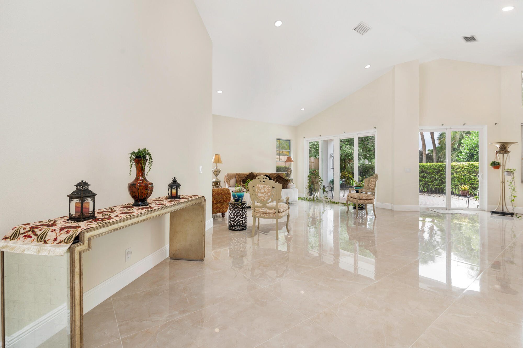 999 Lytham, West Palm Beach FL 33411