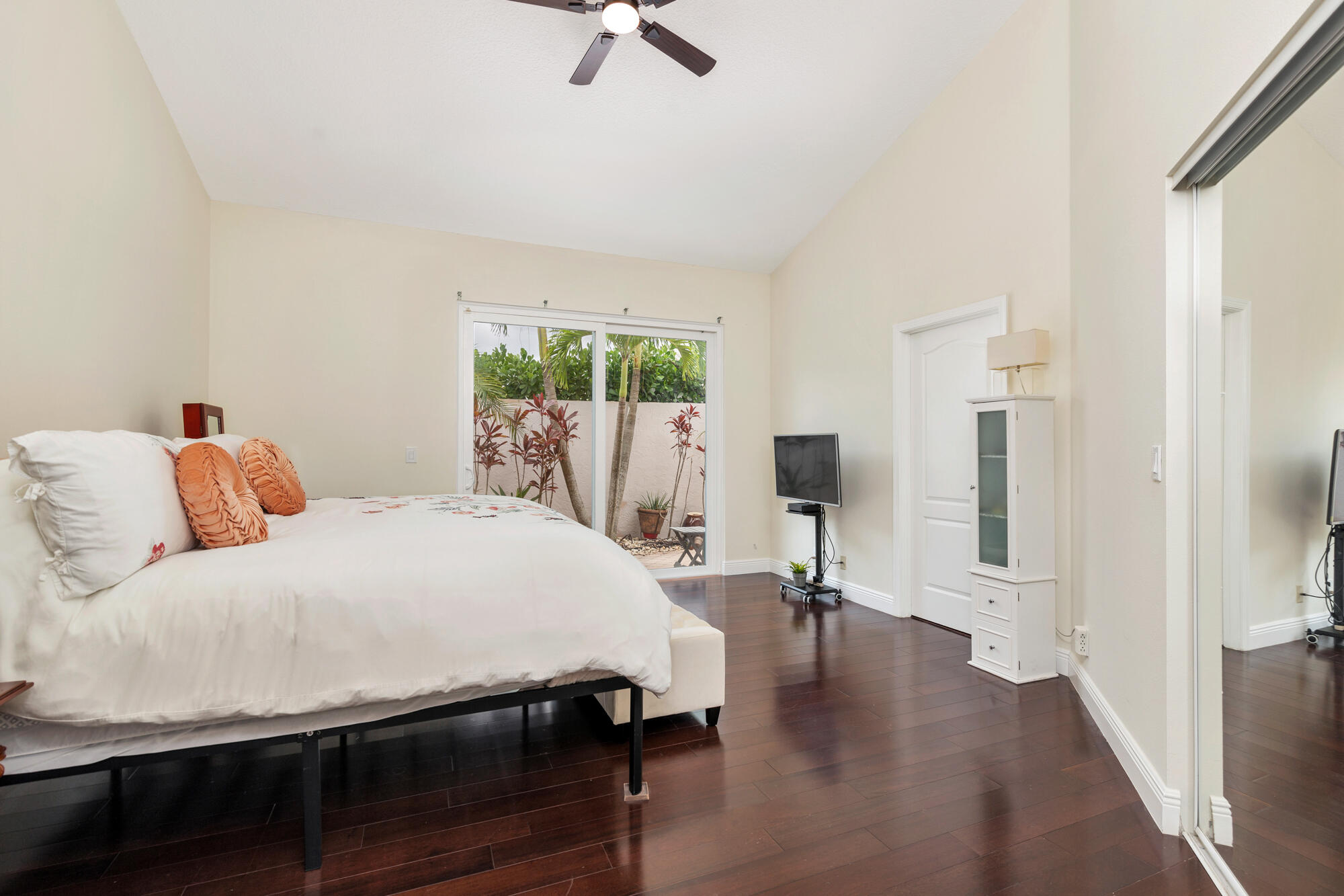 999 Lytham, West Palm Beach FL 33411