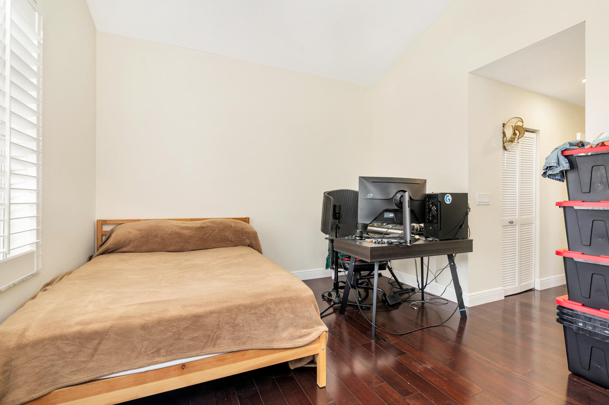 999 Lytham, West Palm Beach FL 33411