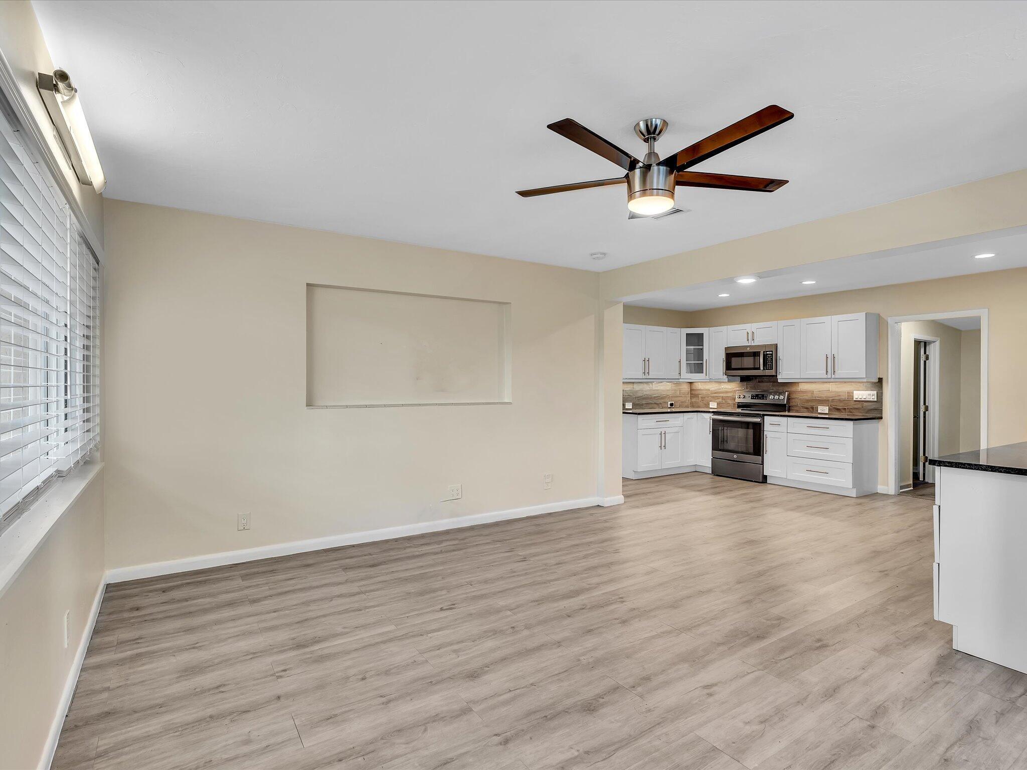 607 W Perry, Lantana FL 33462