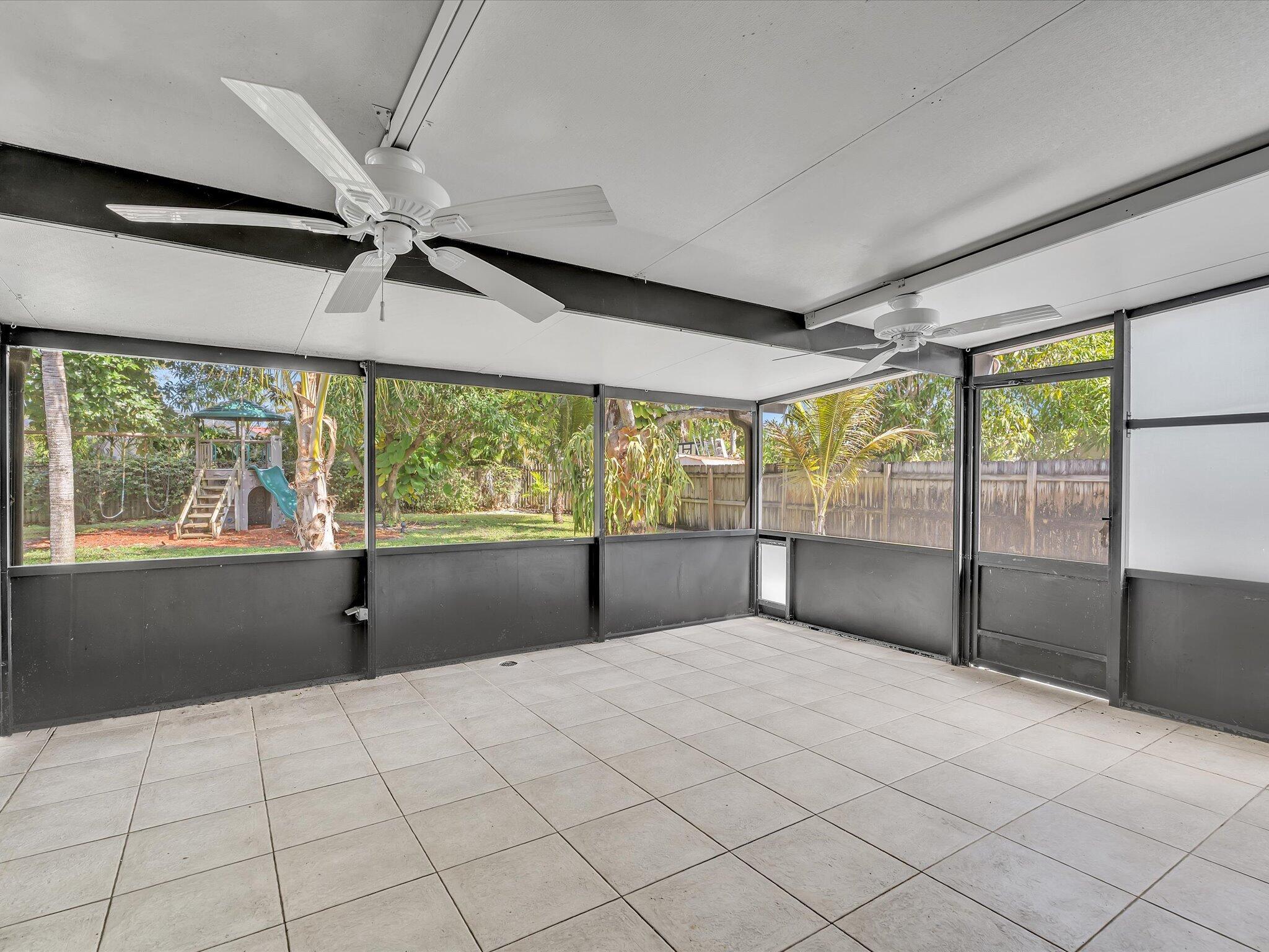 607 W Perry, Lantana FL 33462