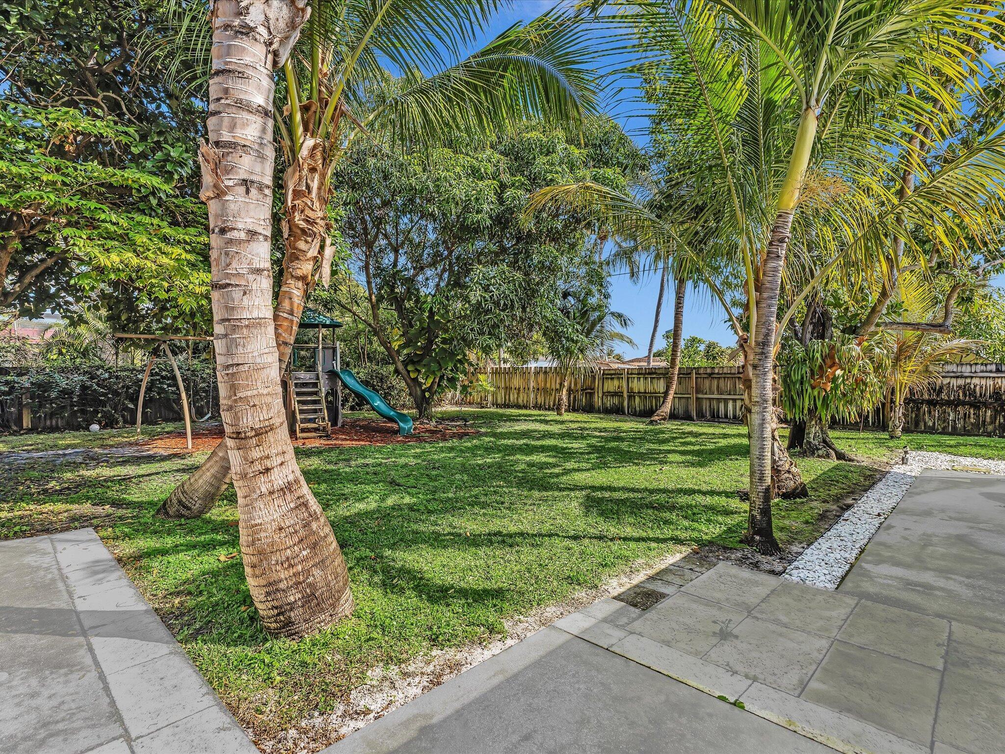 607 W Perry, Lantana FL 33462