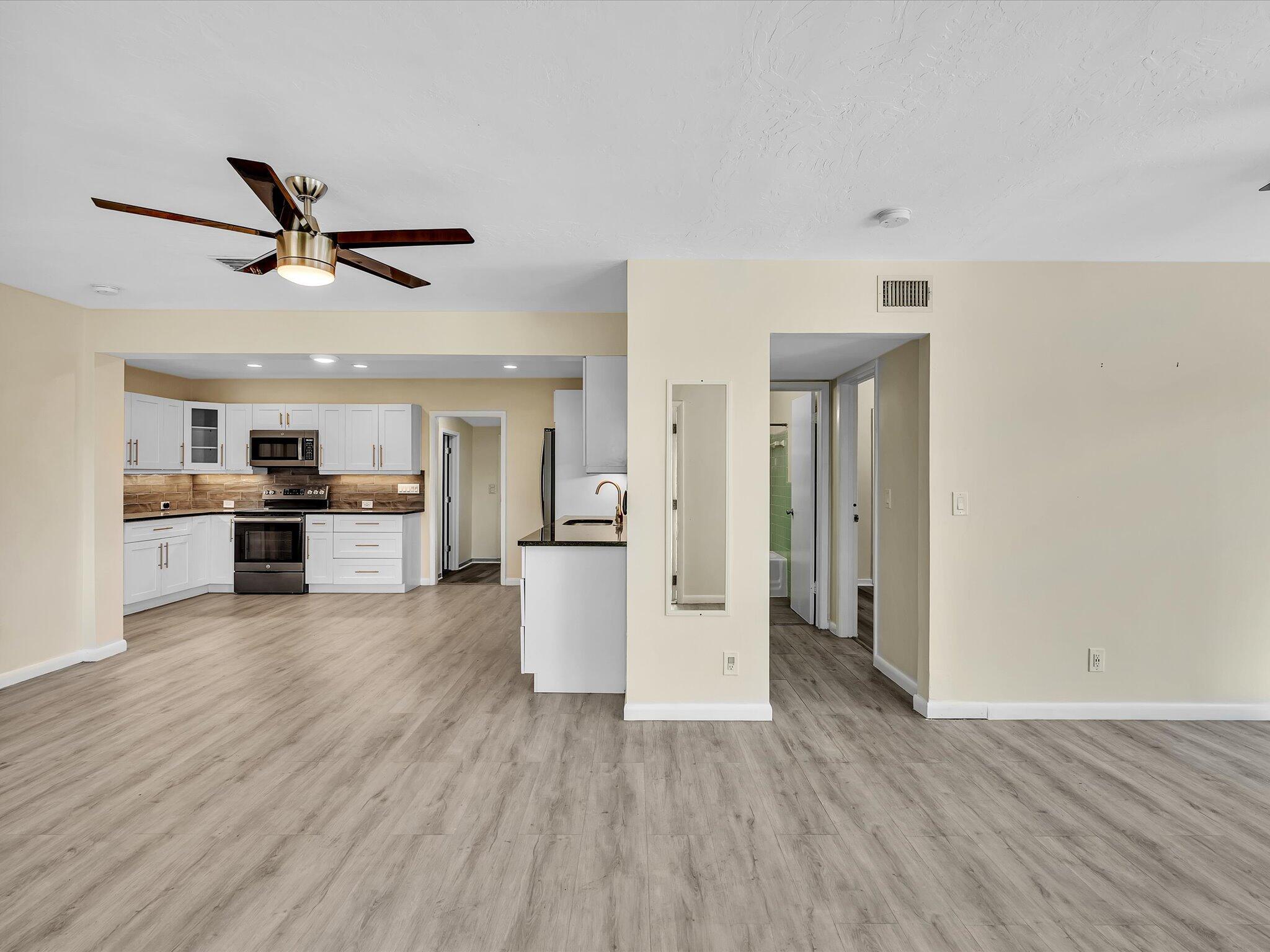 607 W Perry, Lantana FL 33462